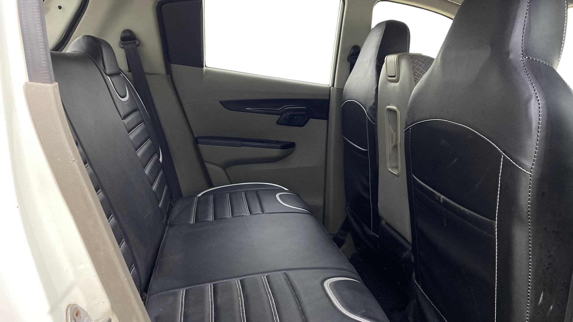 Used 2017 Mahindra KUV100 Used 2017 Mahindra KUV100