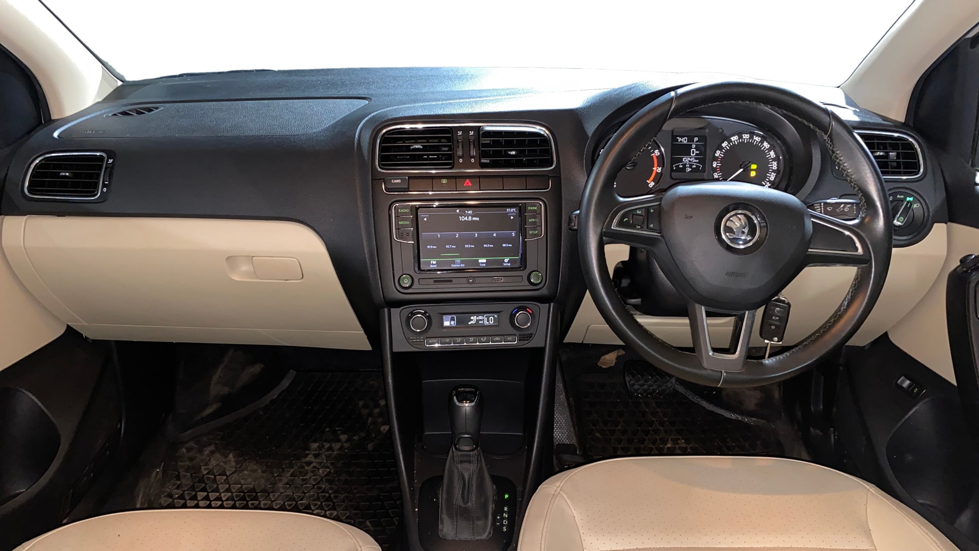 View 2019 Skoda Rapid 1.6 MPI Style Petrol AT BS IV Image 15 Used 2019 Skoda Rapid 1.6 MPI Style Petrol AT BS IV Image 15