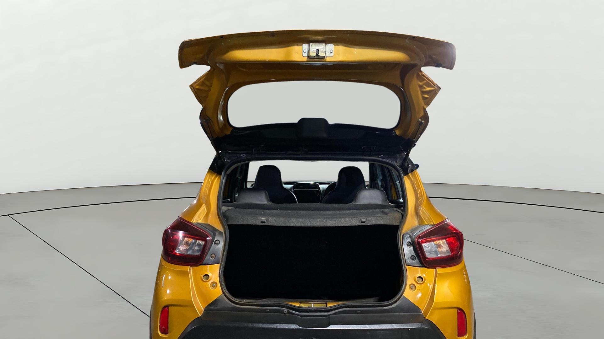 View 2022 Renault Kwid RXL 1.0 BS IV Image 37 Used 2022 Renault Kwid RXL 1.0 BS IV Image 37