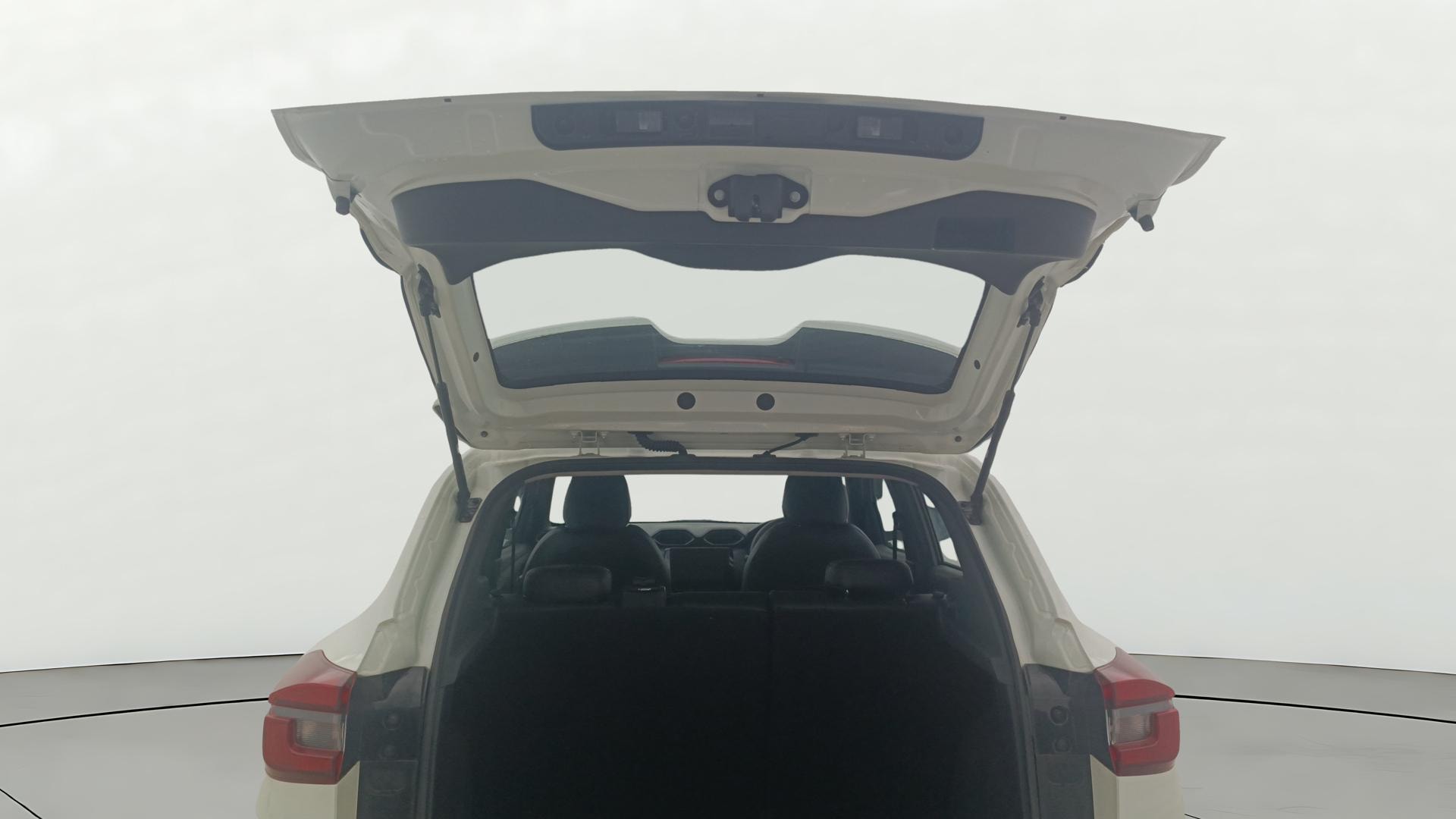 View 2025 Nissan Magnite Acenta B4D 1.0 Petrol AMT Image 16 Used 2025 Nissan Magnite Acenta B4D 1.0 Petrol AMT Image 16