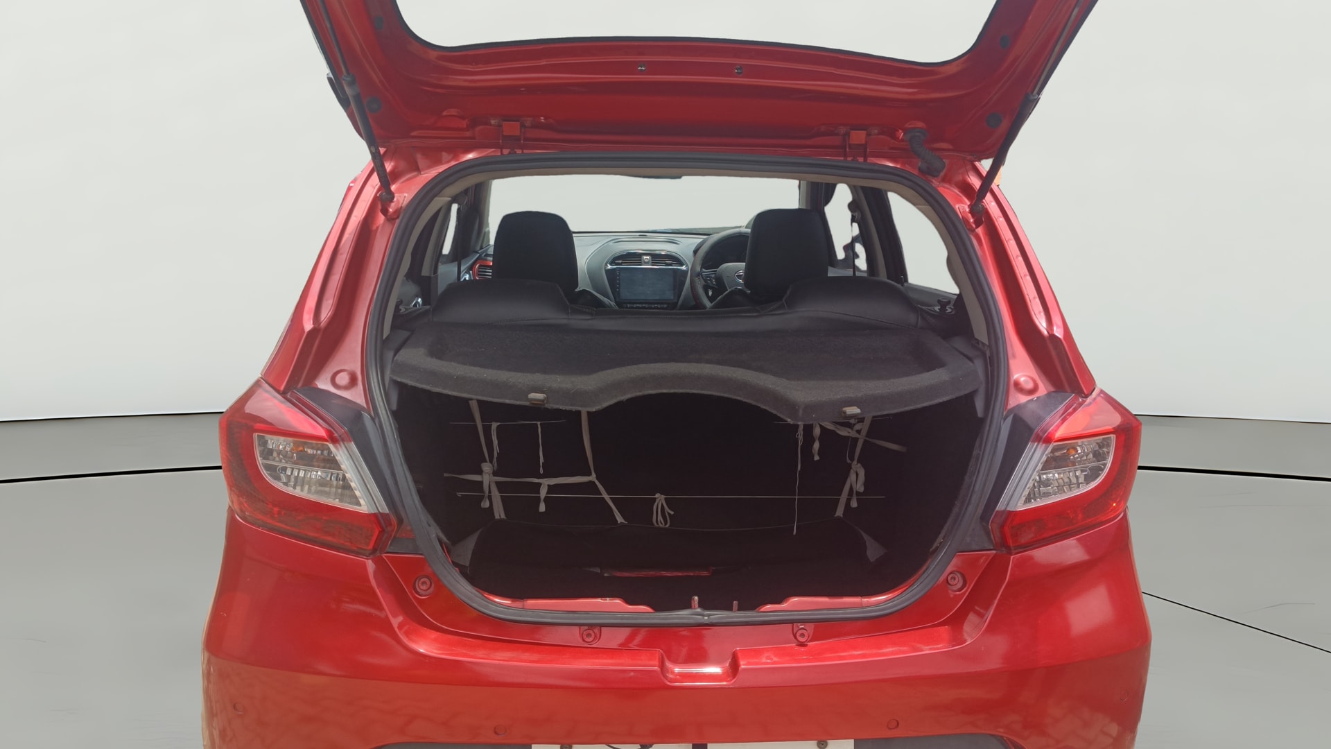 View 2018 Tata Tiago Revotorq XB Image 37 Used 2018 Tata Tiago Revotorq XB Image 37