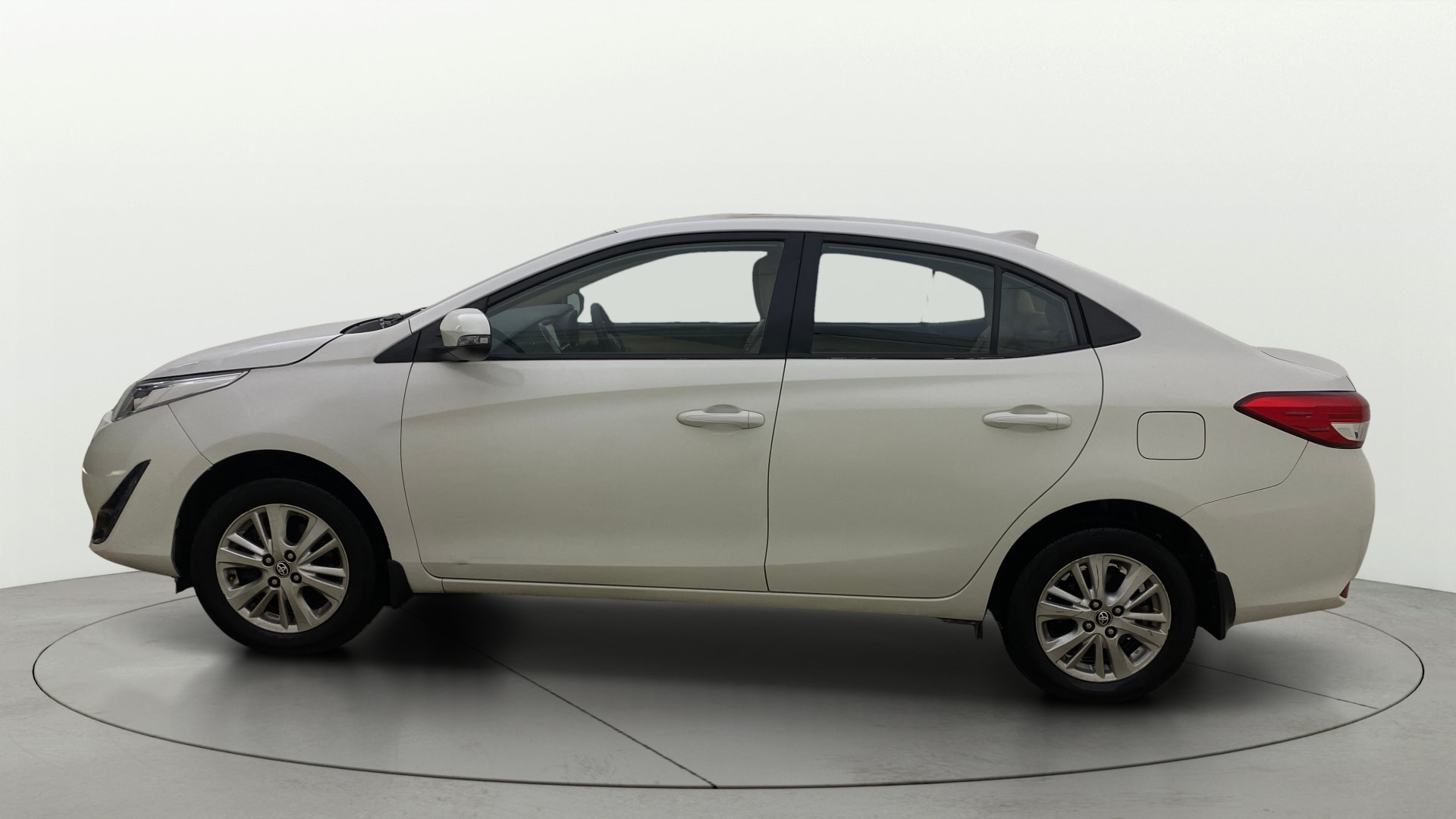 View 2019 Toyota Yaris V CVT Image 26 Used 2019 Toyota Yaris V CVT Image 26