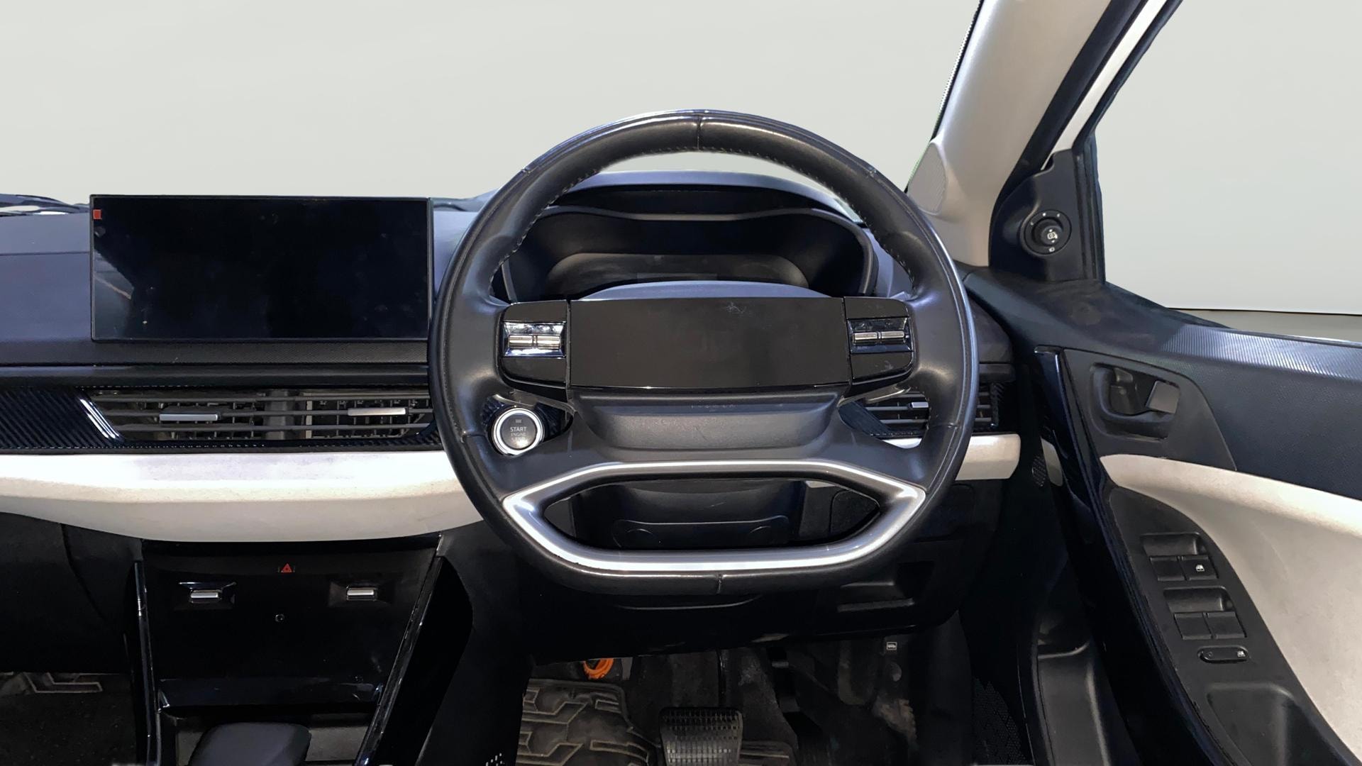 View 2025 Tata Curvv Smart 1.2 Revotron Petrol 6MT Image 21 Used 2025 Tata Curvv Smart 1.2 Revotron Petrol 6MT Image 21
