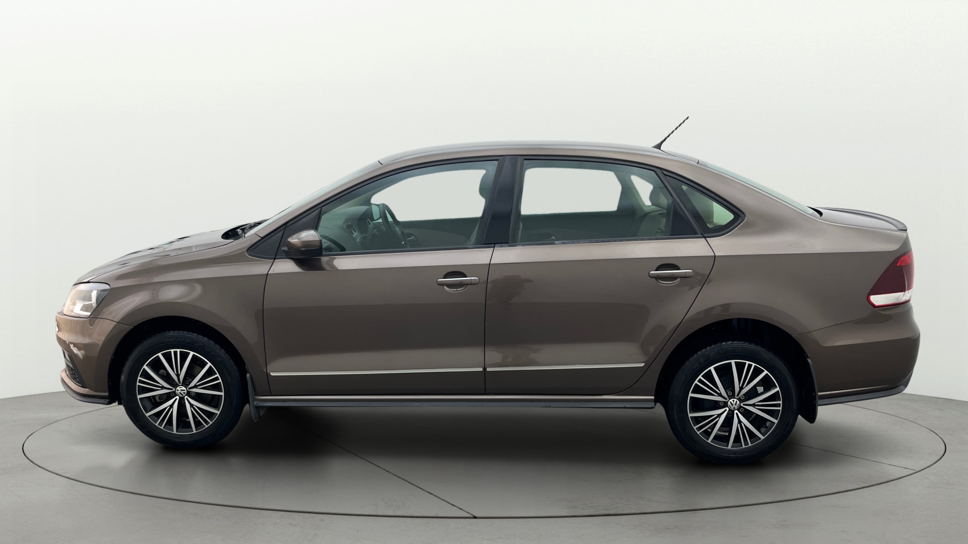 View 2021 Volkswagen Vento 1.2 L TSI Comfortline Petrol AT Image 6 Used 2021 Volkswagen Vento 1.2 L TSI Comfortline Petrol AT Image 6