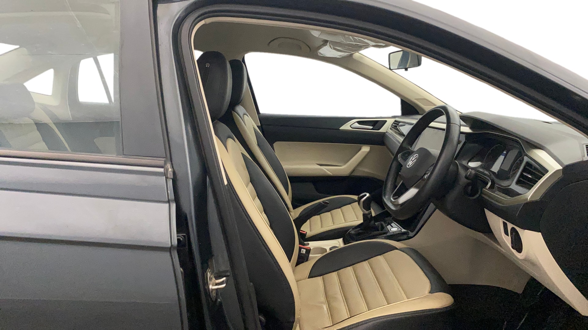 View 2024 Volkswagen Virtus Topline 1.0 TSI MT Image 27 Used 2024 Volkswagen Virtus Topline 1.0 TSI MT Image 27