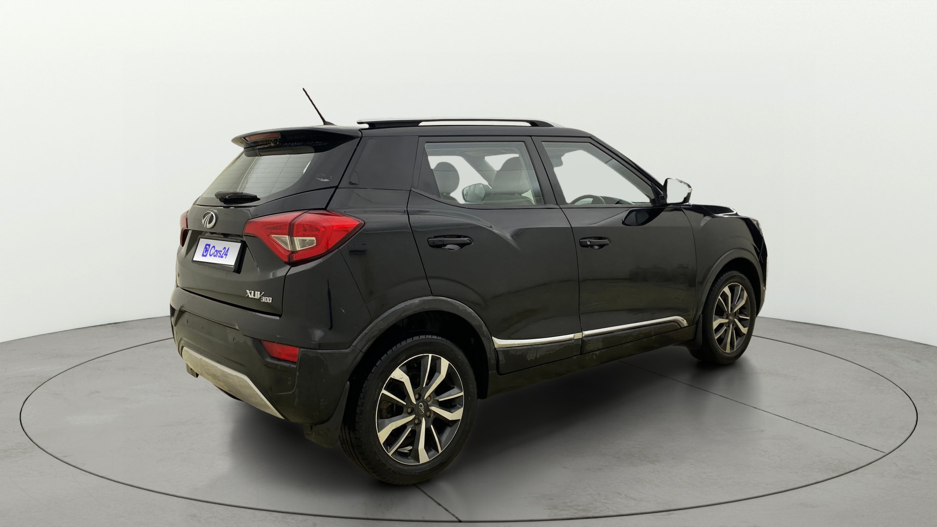 View 2019 Mahindra XUV300 W4 Petrol BS IV Image 47 Used 2019 Mahindra XUV300 W4 Petrol BS IV Image 47