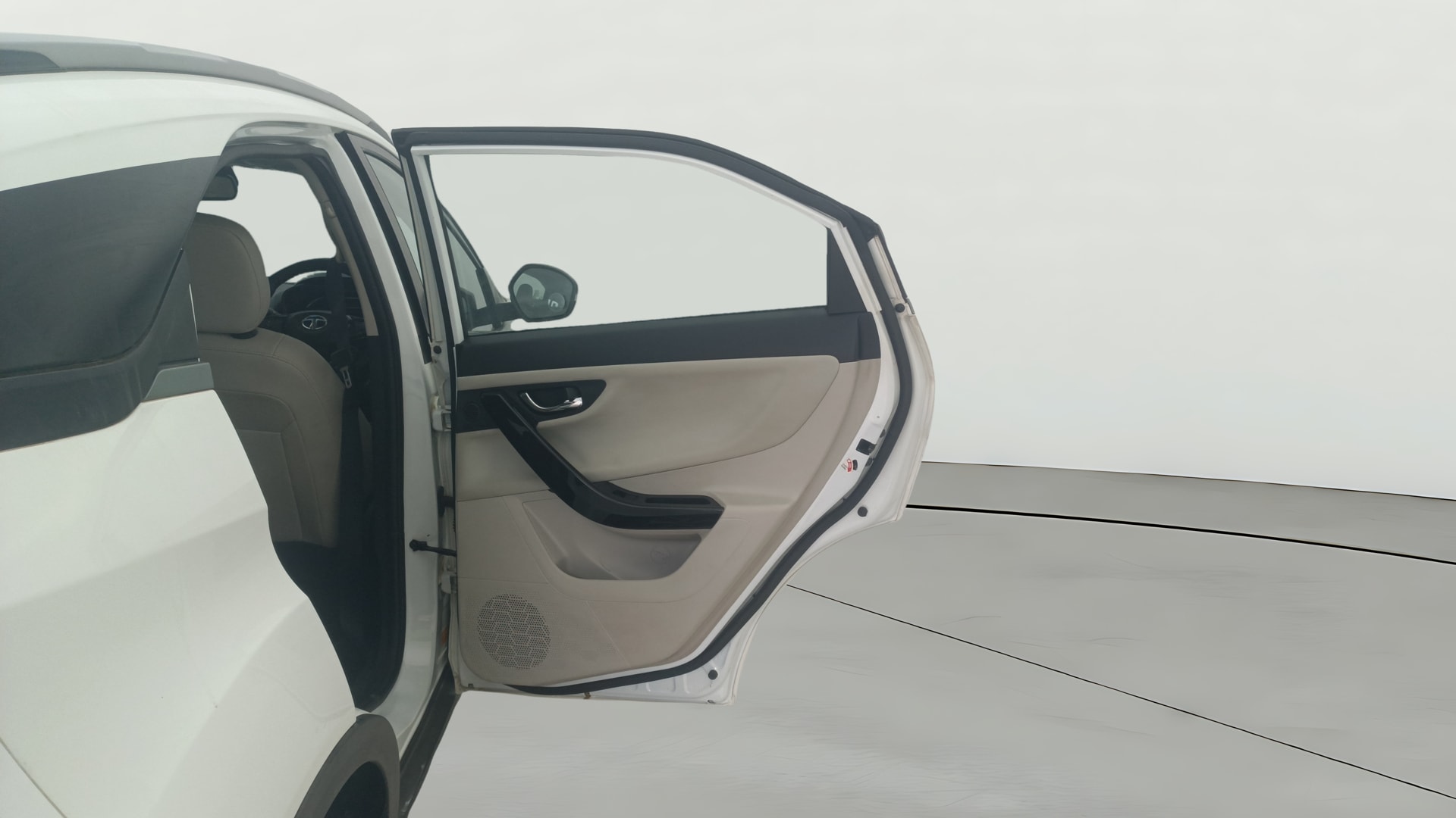 View 2022 Tata Nexon Revotron XE Image 6 Used 2022 Tata Nexon Revotron XE Image 6