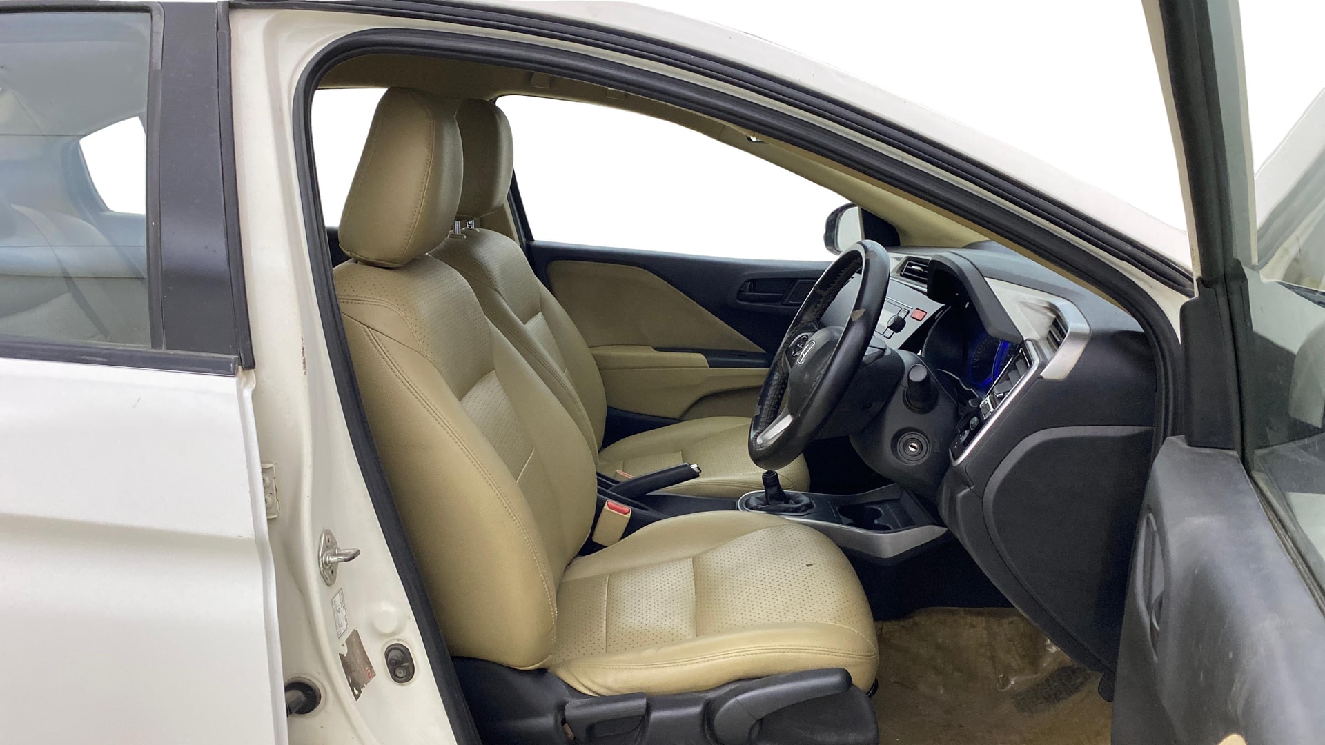 View 2015 Honda City ZX MT Diesel Anniversary Edition Image 26 Used 2015 Honda City ZX MT Diesel Anniversary Edition Image 26