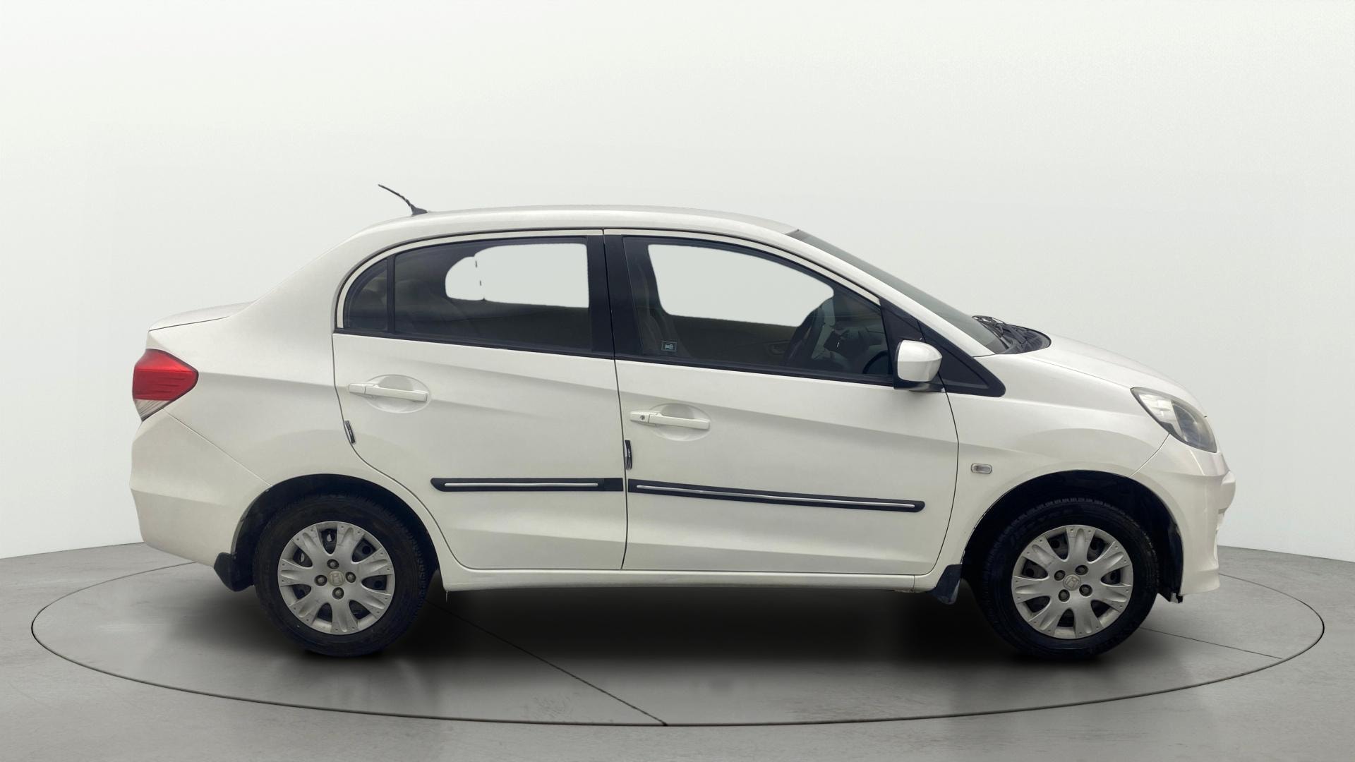 View 2014 Honda Amaze E MT Petrol BS IV Image 8 Used 2014 Honda Amaze E MT Petrol BS IV Image 8