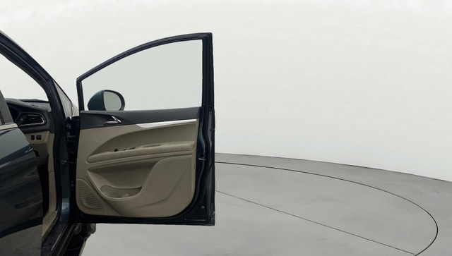 View Mahindra Marazzo Image 47 Used Mahindra Marazzo Image 47