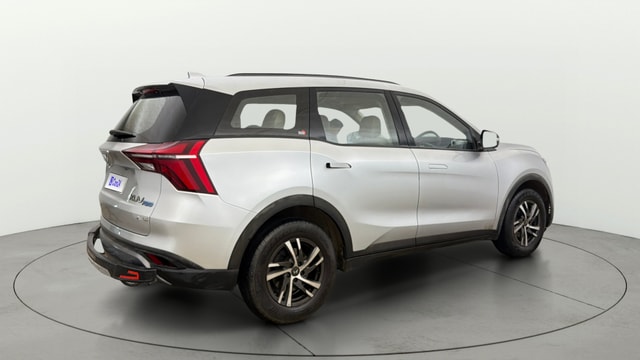 View Mahindra XUV700 Image 44 Used Mahindra XUV700 Image 44