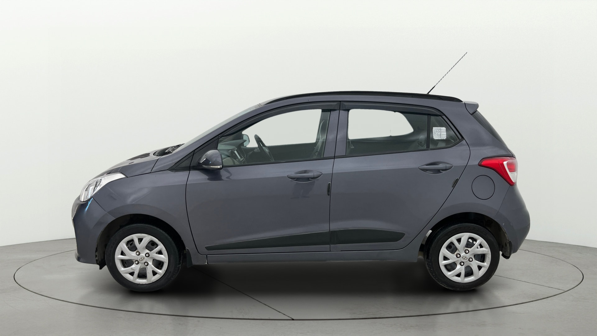 View 2017 Hyundai Grand i10 1.2 Sportz(O) Petrol Image 6 Used 2017 Hyundai Grand i10 1.2 Sportz(O) Petrol Image 6
