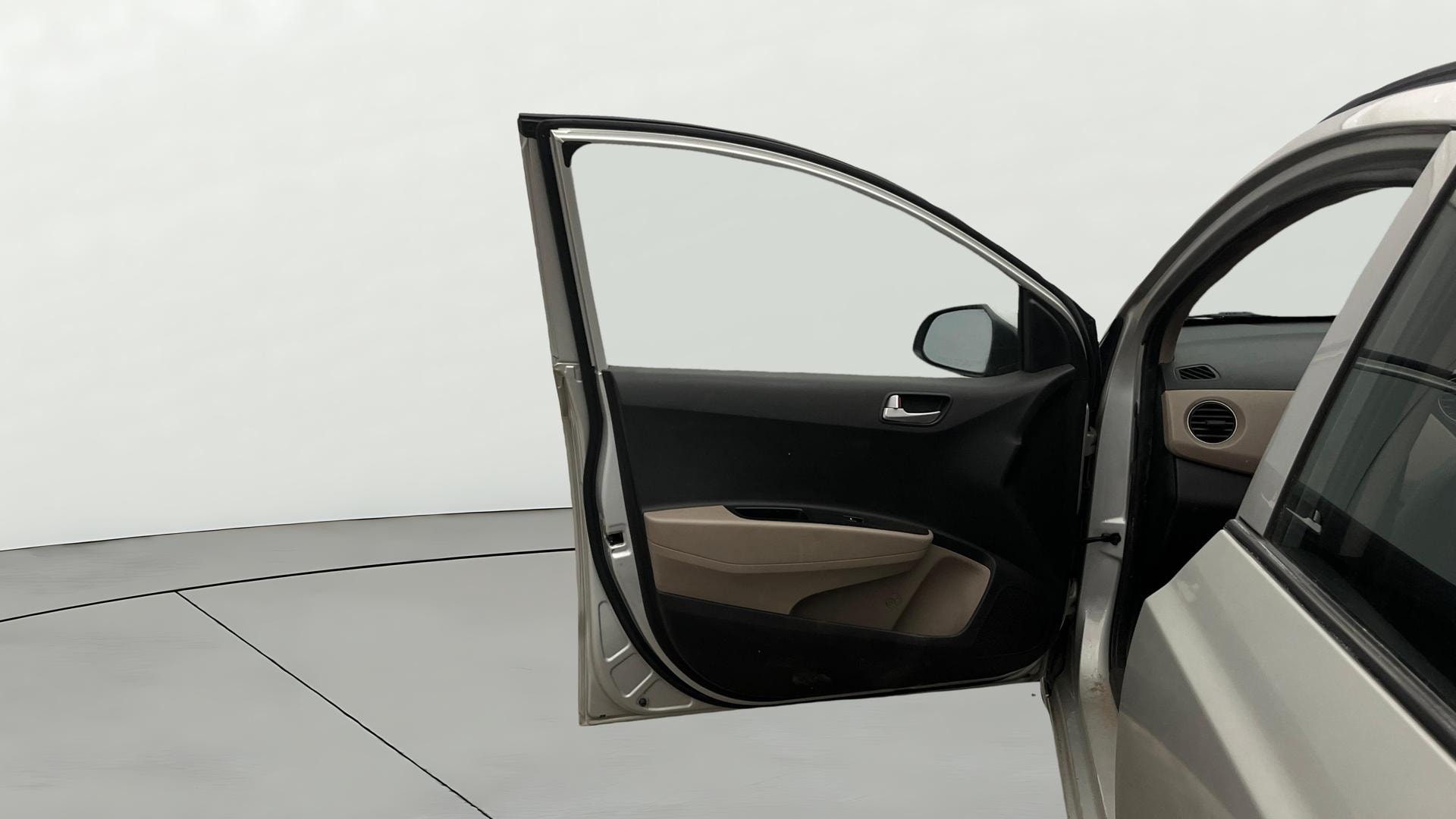 View 2015 Hyundai Grand i10 Asta AT 1.2 Kappa VTVT Image 36 Used 2015 Hyundai Grand i10 Asta AT 1.2 Kappa VTVT Image 36