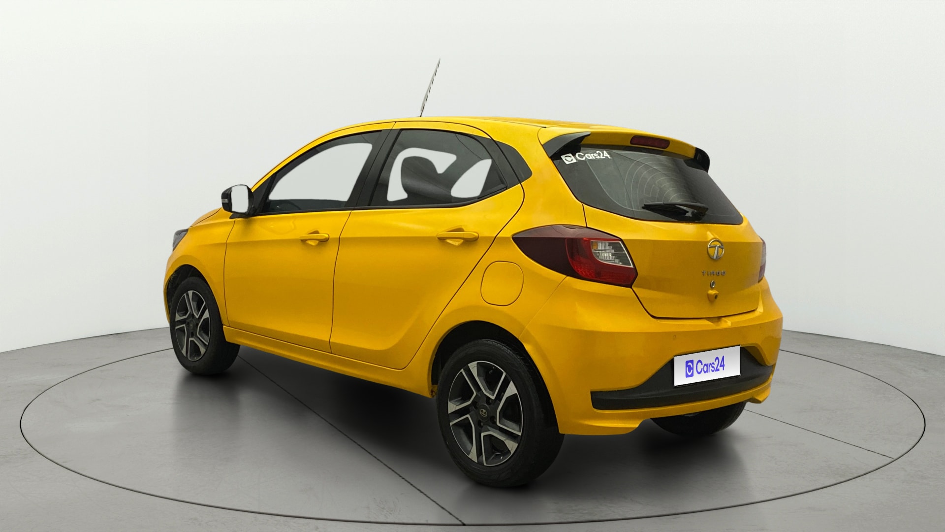 View 2020 Tata Tiago Revotorq XB Image 2 Used 2020 Tata Tiago Revotorq XB Image 2
