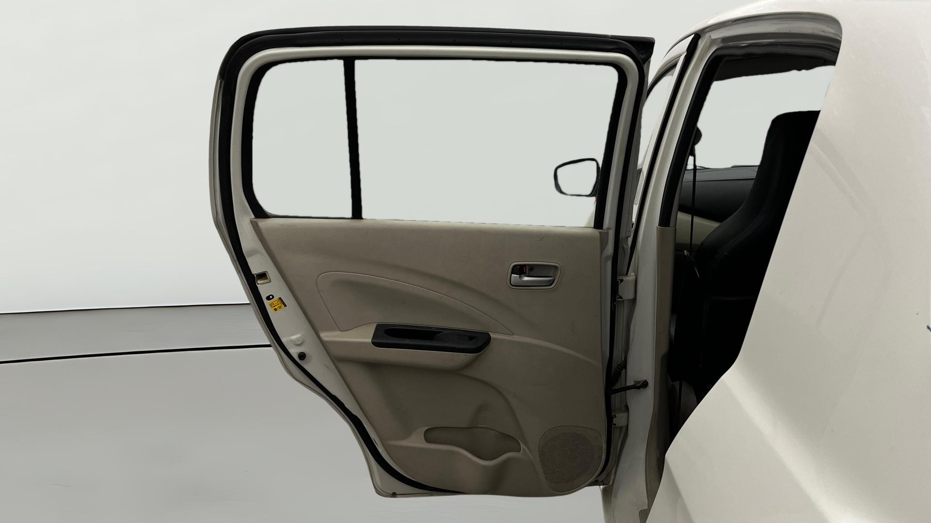 View 2018 Maruti Suzuki 1000 Base Variant Image 22 Used 2018 Maruti Suzuki 1000 Base Variant Image 22