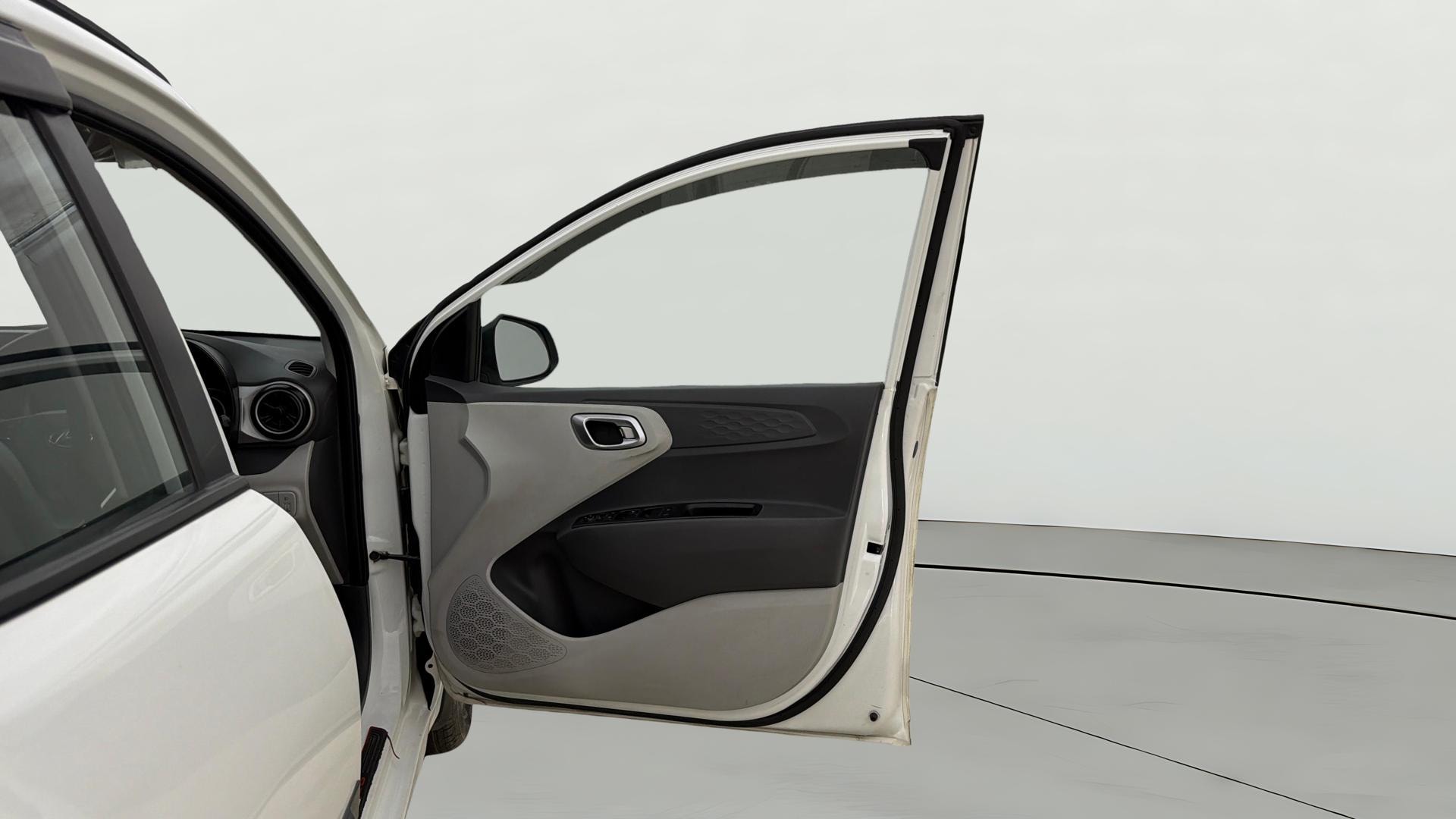 View 2020 Hyundai Grand i10 Nios Sportz Petrol AMT Image 44 Used 2020 Hyundai Grand i10 Nios Sportz Petrol AMT Image 44