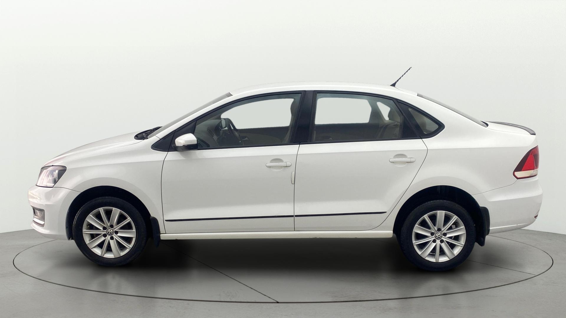 View 2016 Volkswagen Vento 1.2 L TSI Comfortline Petrol AT Image 6 Used 2016 Volkswagen Vento 1.2 L TSI Comfortline Petrol AT Image 6