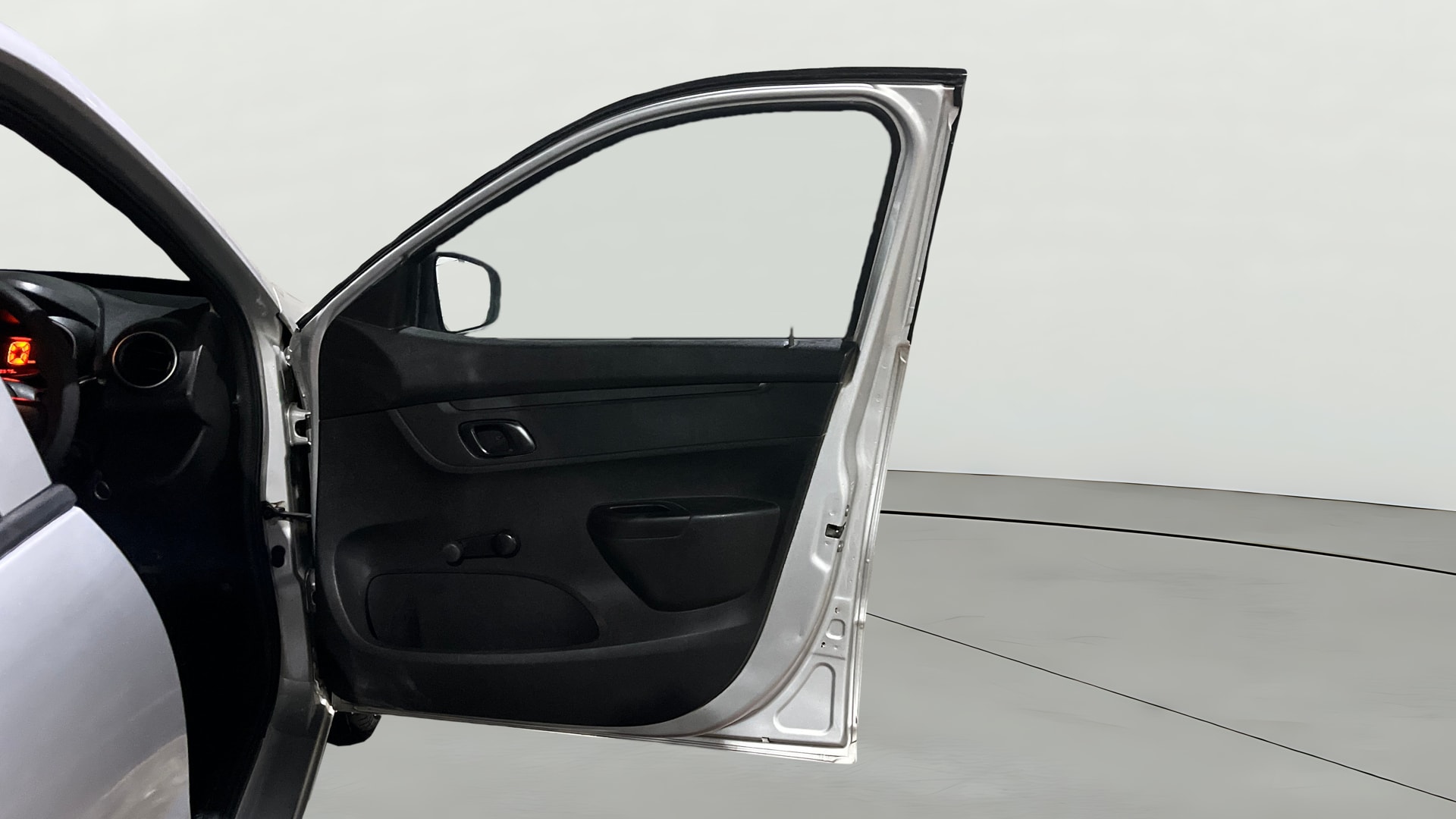 View 2018 Renault Kwid RXL Image 43 Used 2018 Renault Kwid RXL Image 43