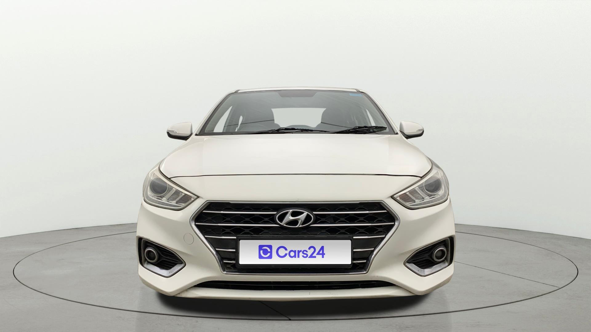 View 2018 Hyundai Verna 1.6 VTVT SX Image 1 Used 2018 Hyundai Verna 1.6 VTVT SX Image 1