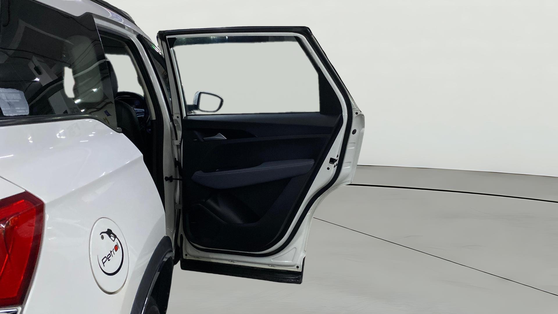 View 2021 MG Hector Super Petrol BS IV Image 6 Used 2021 MG Hector Super Petrol BS IV Image 6