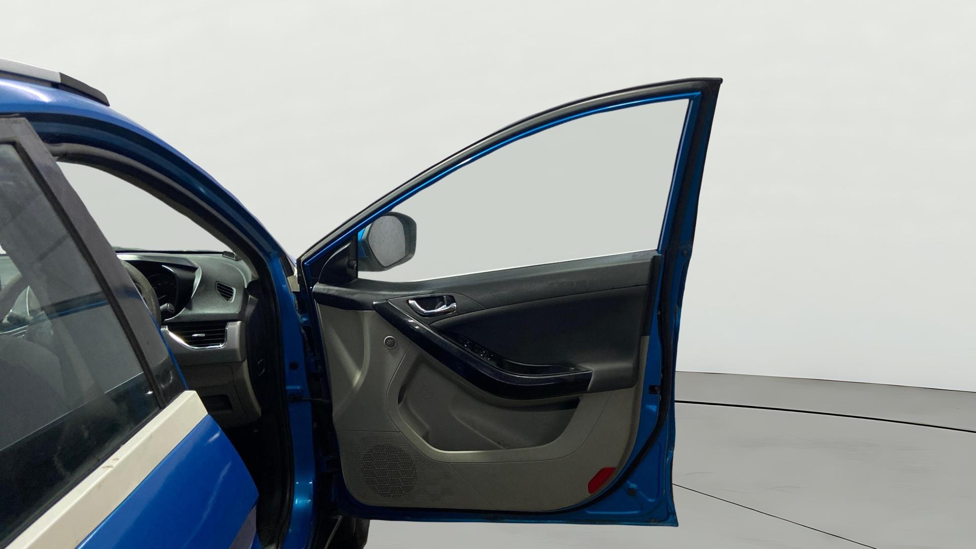 View 2019 Tata Nexon Revotorq XT Image 44 Used 2019 Tata Nexon Revotorq XT Image 44