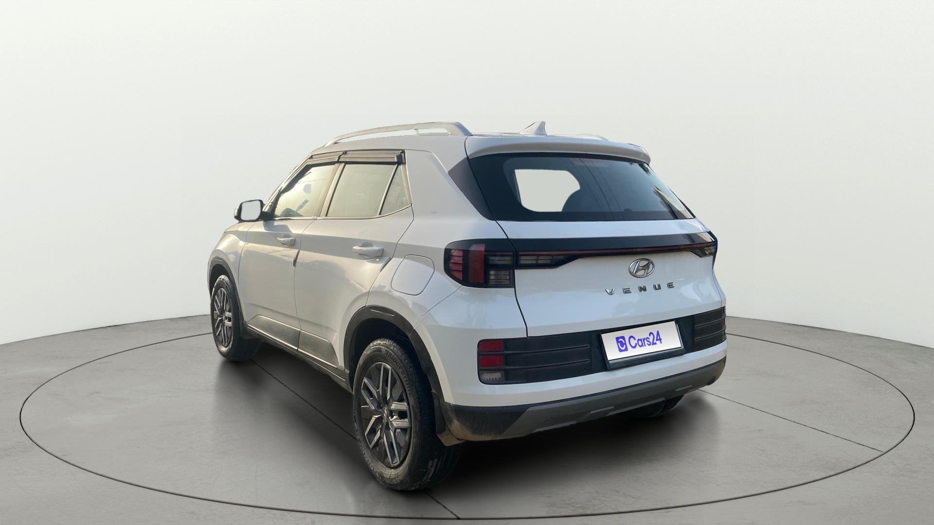 View 2023 Hyundai Venue S Plus 1.5 Diesel MT Image 2 Used 2023 Hyundai Venue S Plus 1.5 Diesel MT Image 2