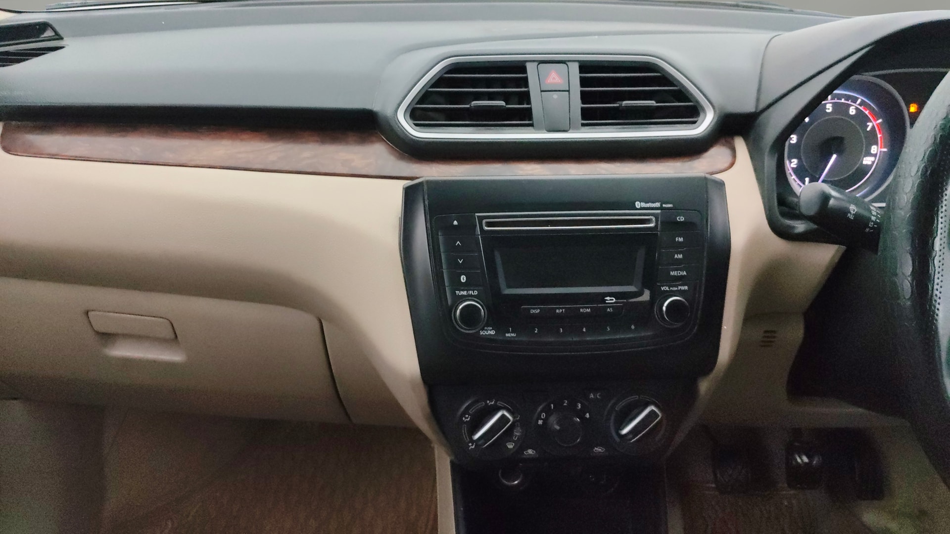 View 2018 Maruti Suzuki 1000 Base Variant Image 17 Used 2018 Maruti Suzuki 1000 Base Variant Image 17