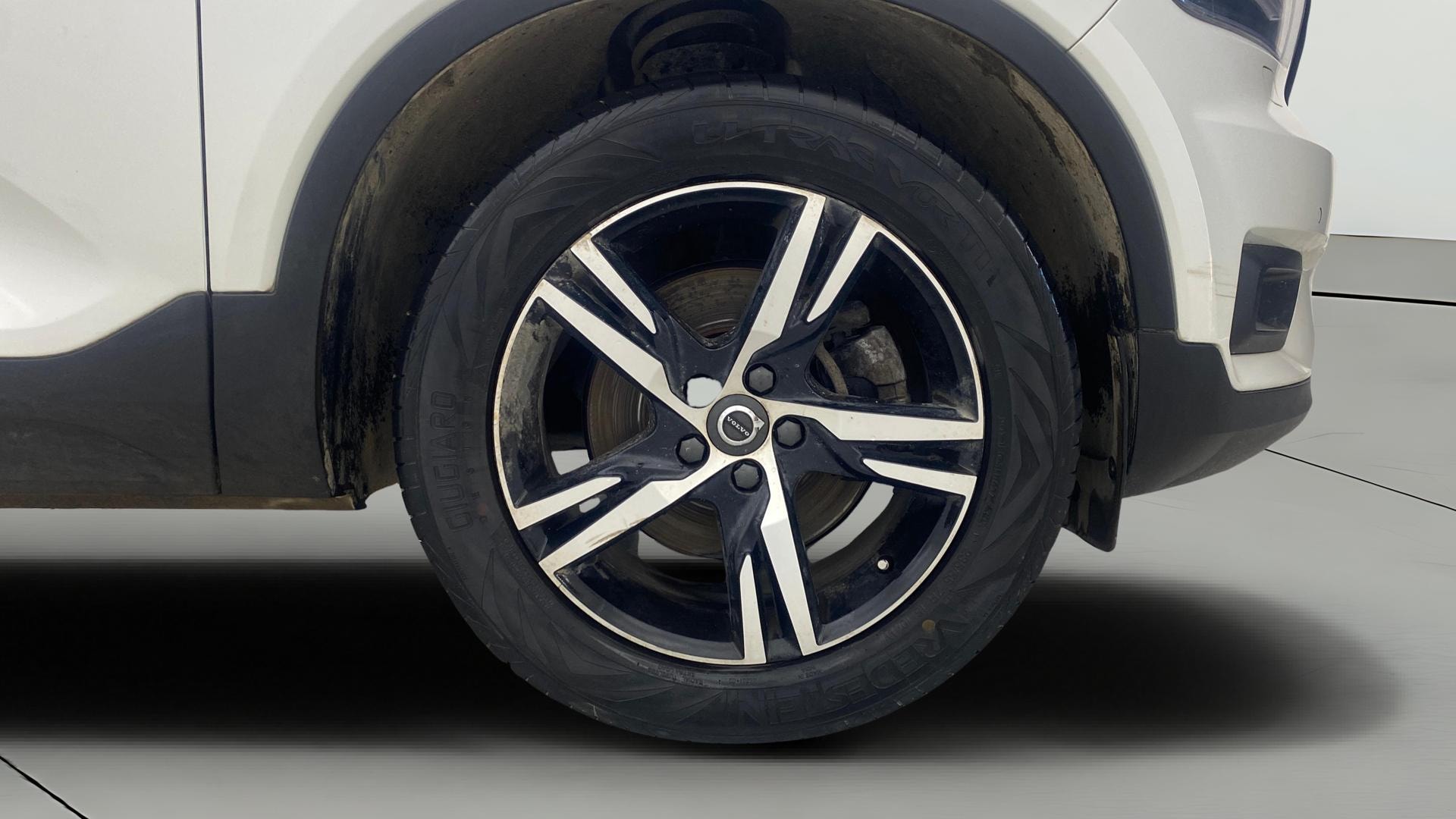 View 2020 Volvo XC40 D4 R-Design Image 45 Used 2020 Volvo XC40 D4 R-Design Image 45