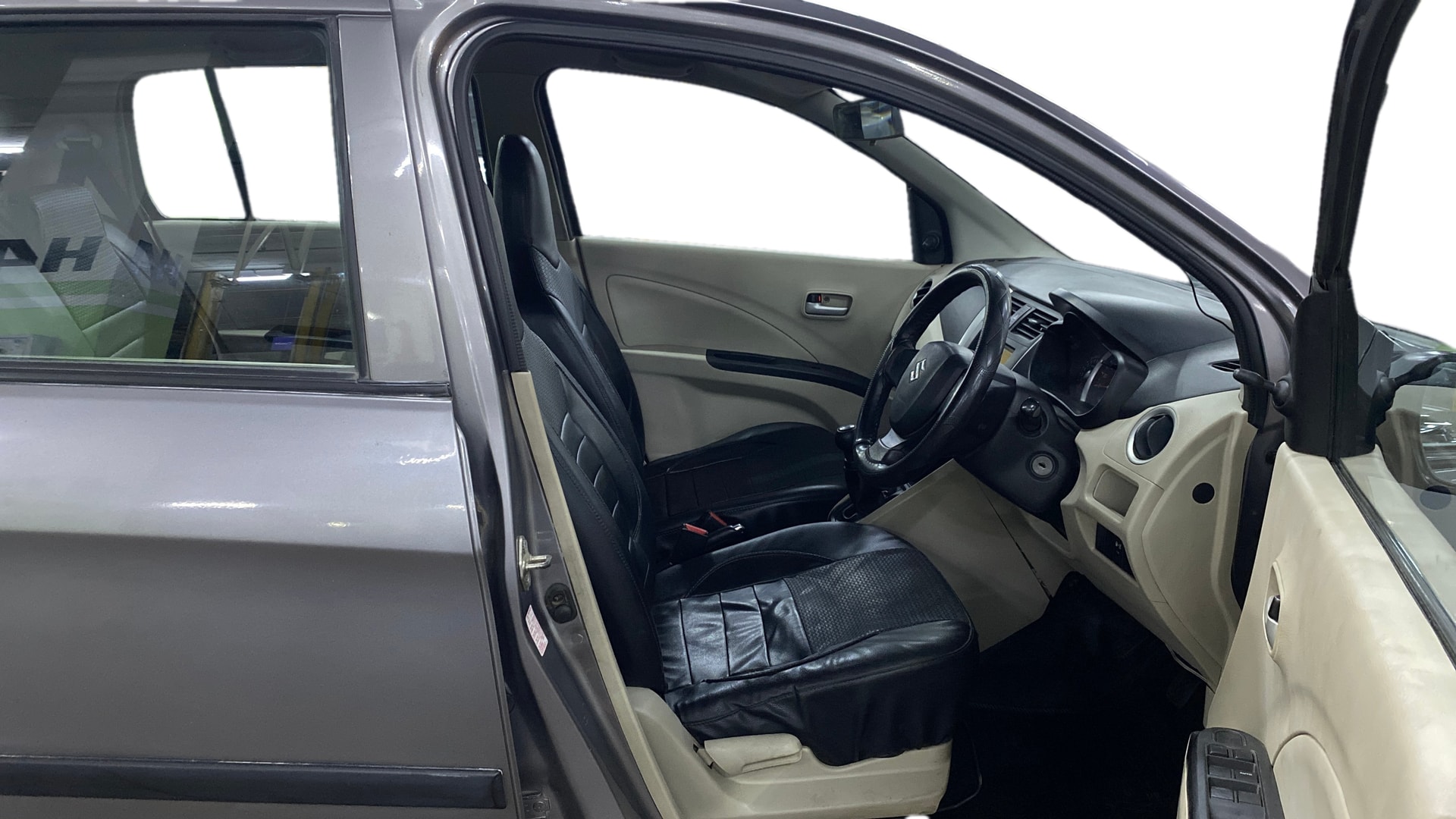 View 2021 Maruti Suzuki 1000 Base Variant Image 16 Used 2021 Maruti Suzuki 1000 Base Variant Image 16