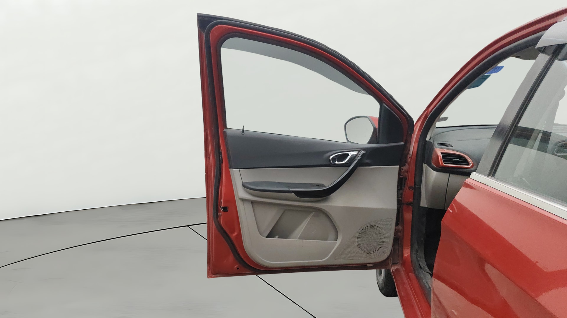 View 2020 Tata Tiago Revotorq XB Image 30 Used 2020 Tata Tiago Revotorq XB Image 30