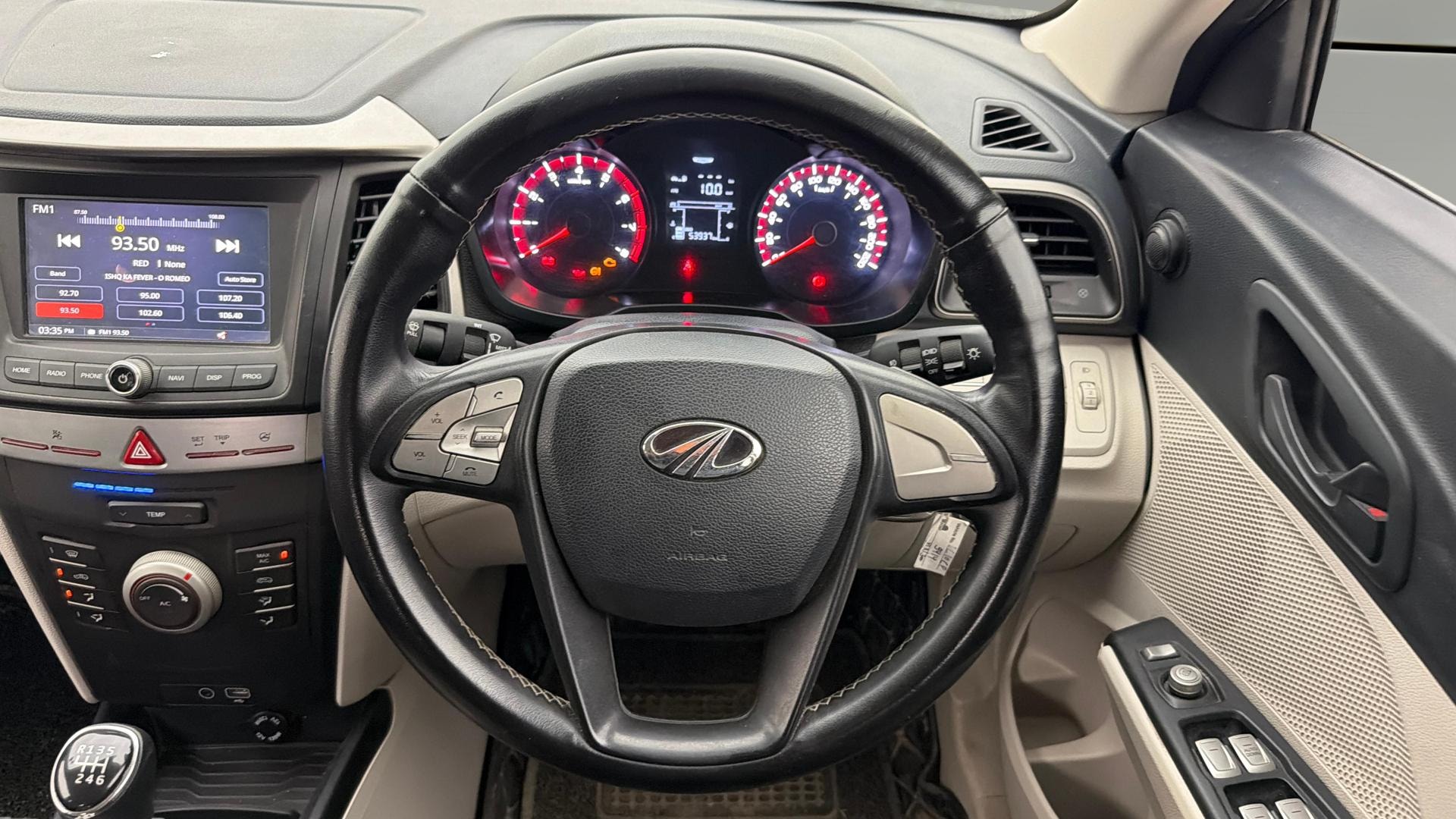 View 2021 Mahindra XUV300 W4 Petrol BS IV Image 12 Used 2021 Mahindra XUV300 W4 Petrol BS IV Image 12