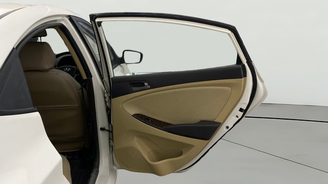 View Hyundai Fluidic Verna Image 7 Used Hyundai Fluidic Verna Image 7