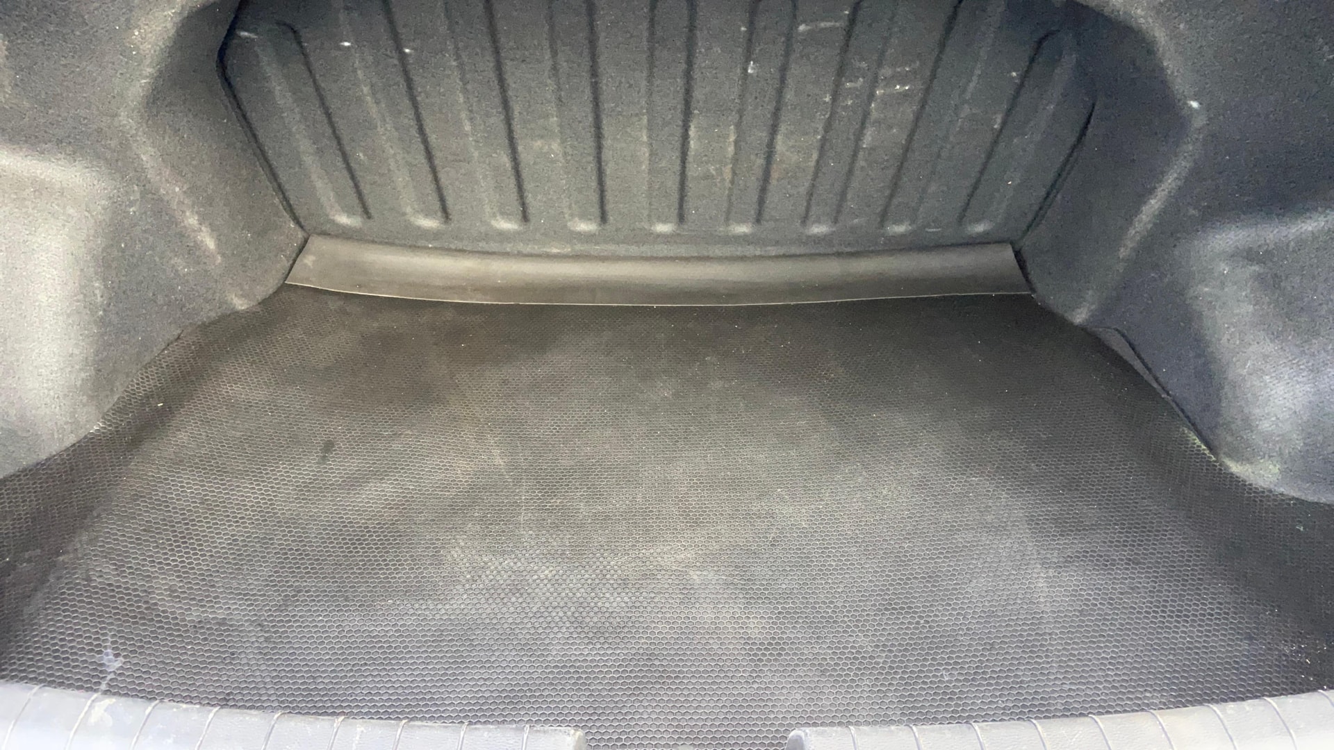 View 2015 Hyundai Xcent S Diesel (O) Image 38 Used 2015 Hyundai Xcent S Diesel (O) Image 38