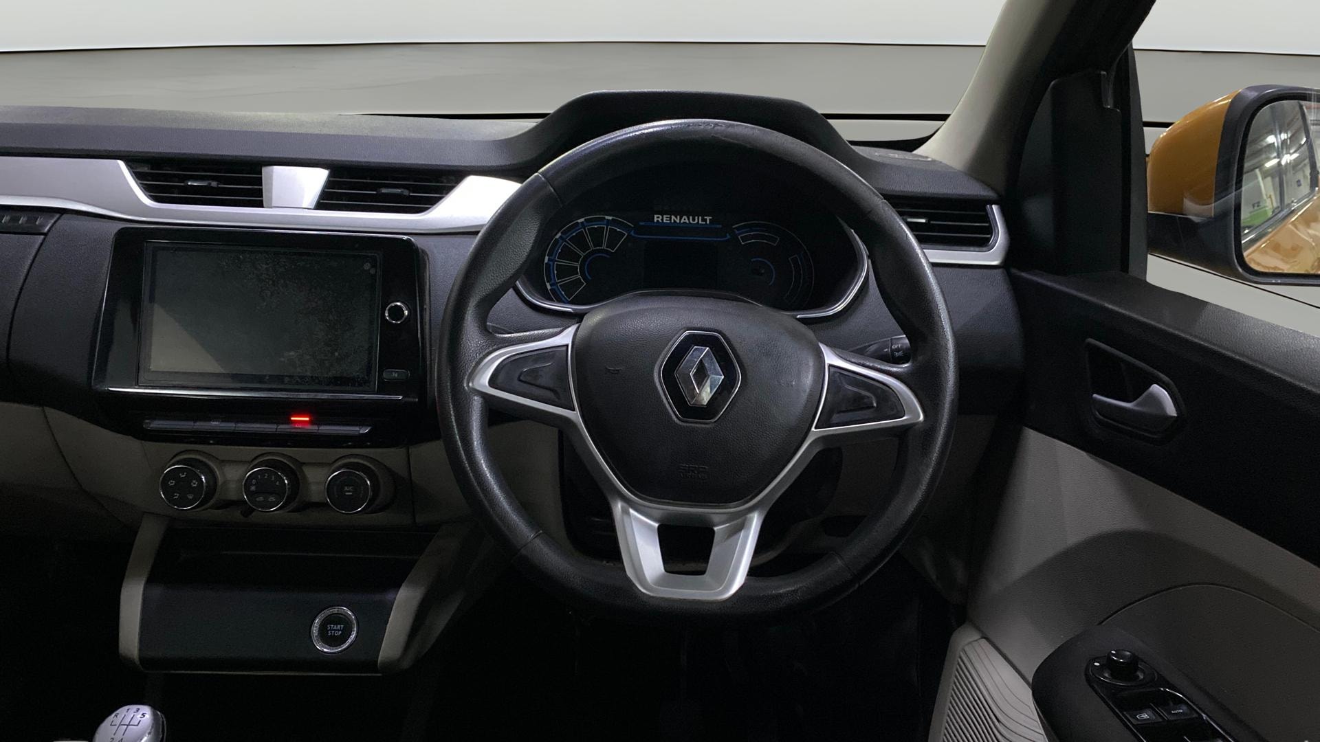View 2019 Renault Triber RXZ Image 13 Used 2019 Renault Triber RXZ Image 13