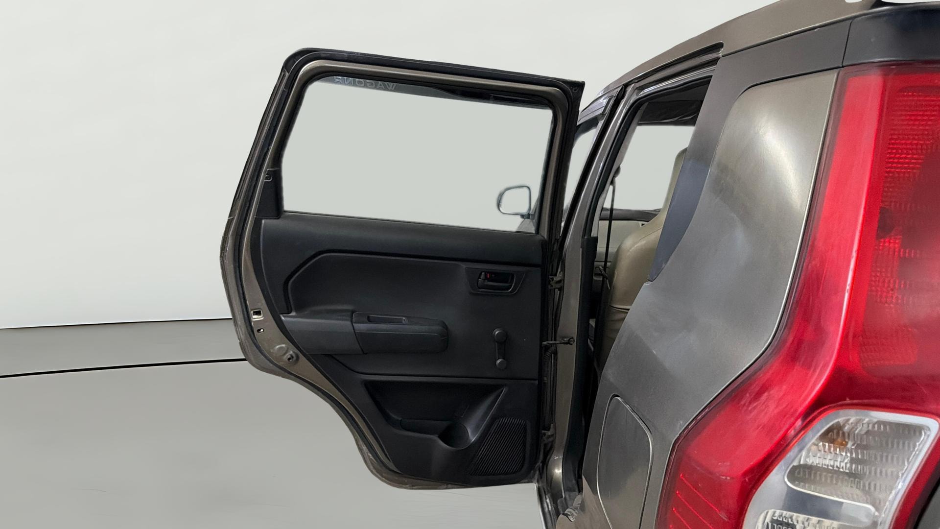View 2019 Maruti Suzuki 1000 Base Variant Image 22 Used 2019 Maruti Suzuki 1000 Base Variant Image 22