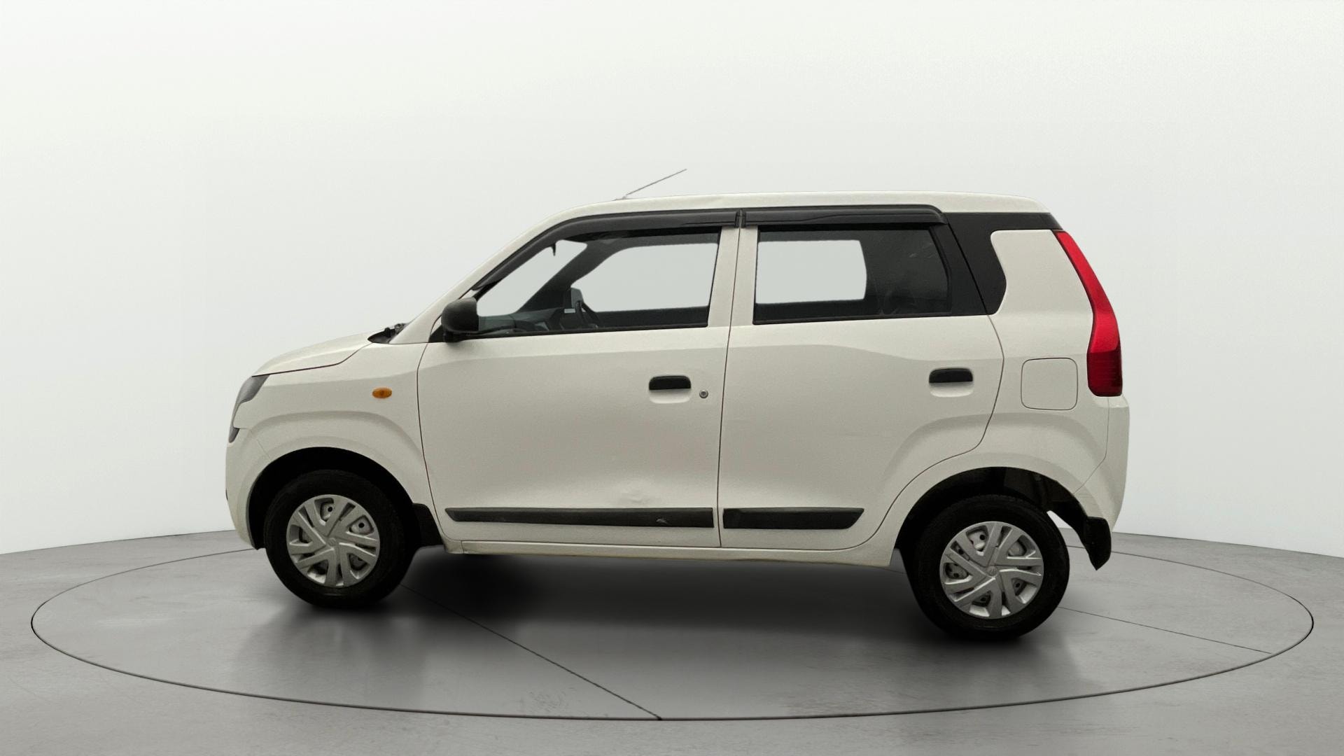 View 2023 Maruti Suzuki 1000 Base Variant Image 5 Used 2023 Maruti Suzuki 1000 Base Variant Image 5
