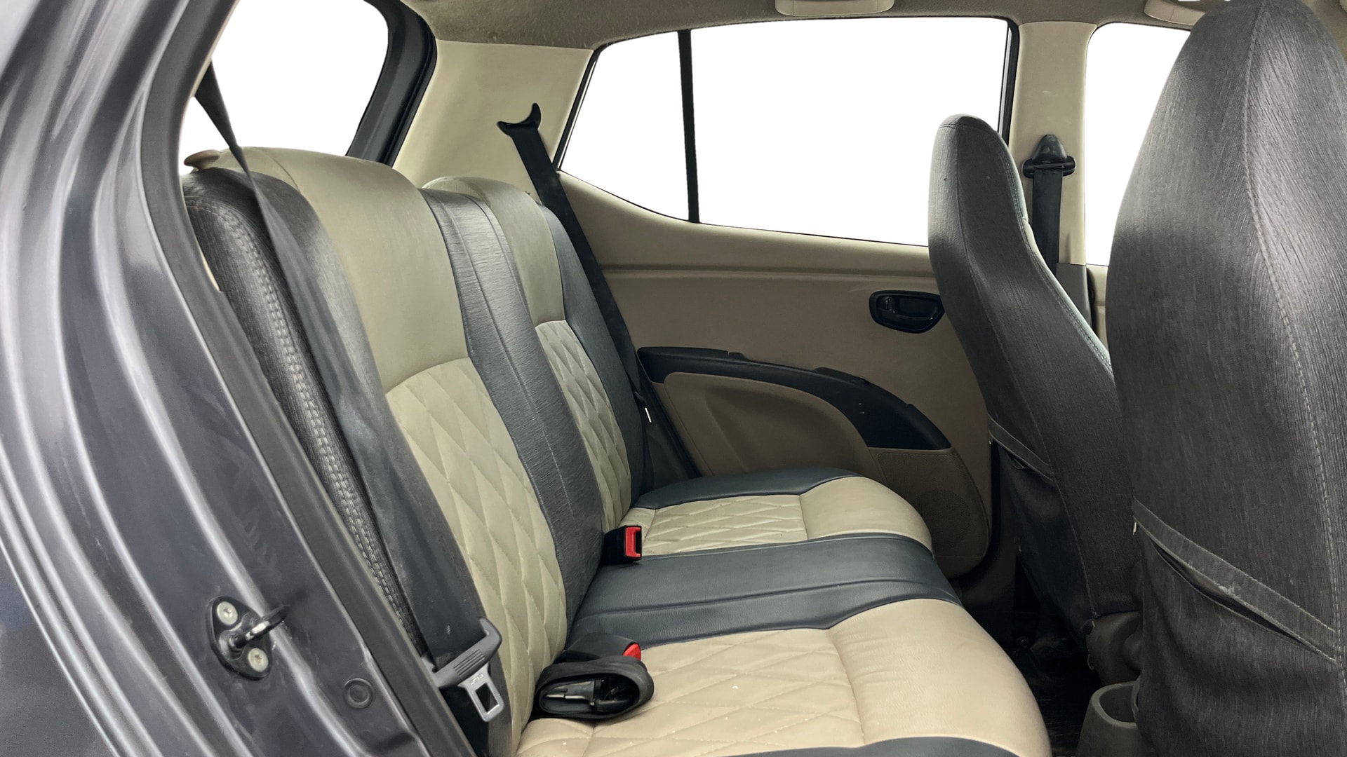 View 2015 Hyundai i10 1.1 Magna Image 28 Used 2015 Hyundai i10 1.1 Magna Image 28