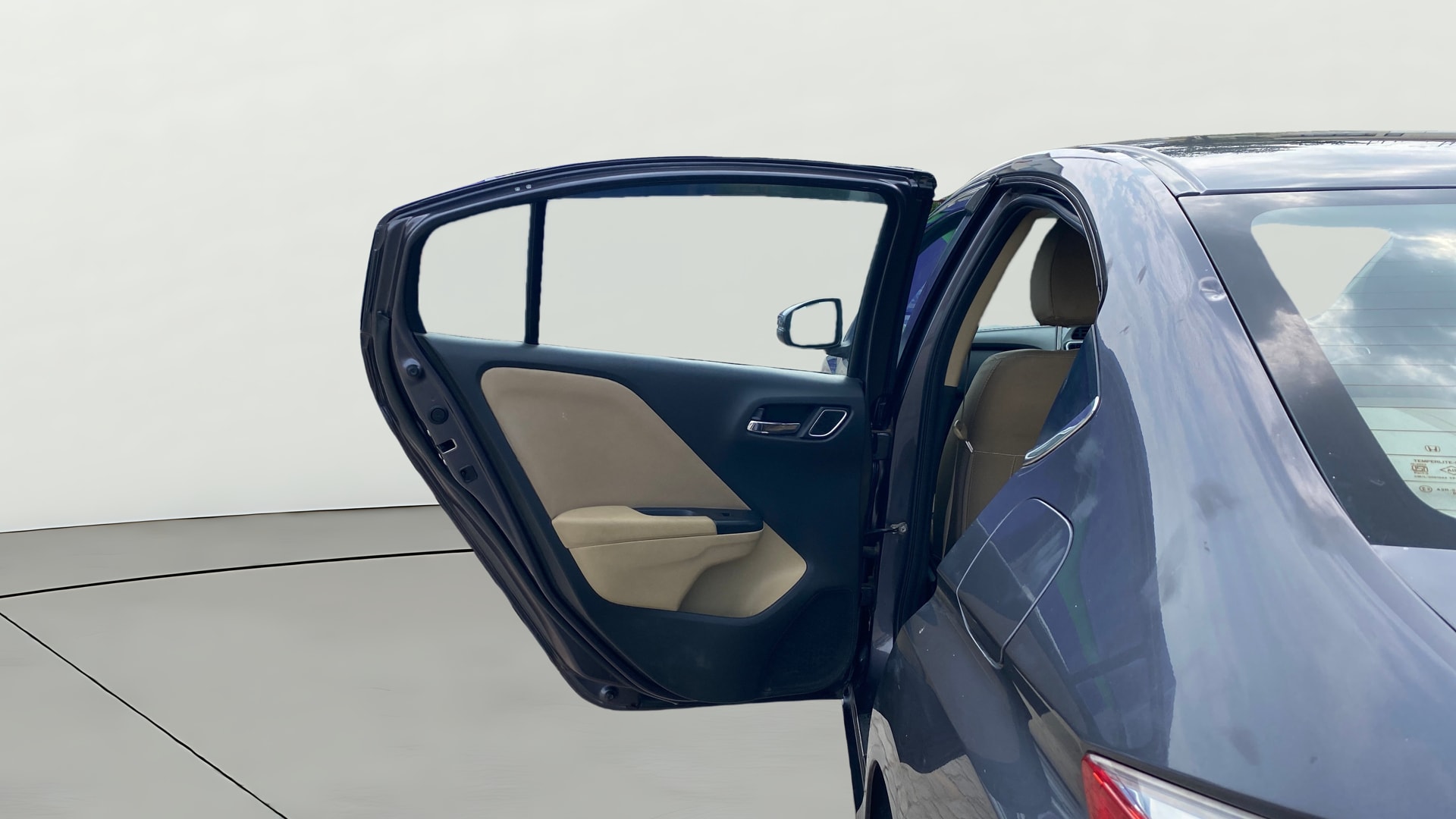 View 2019 Honda City ZX MT Diesel Anniversary Edition Image 23 Used 2019 Honda City ZX MT Diesel Anniversary Edition Image 23