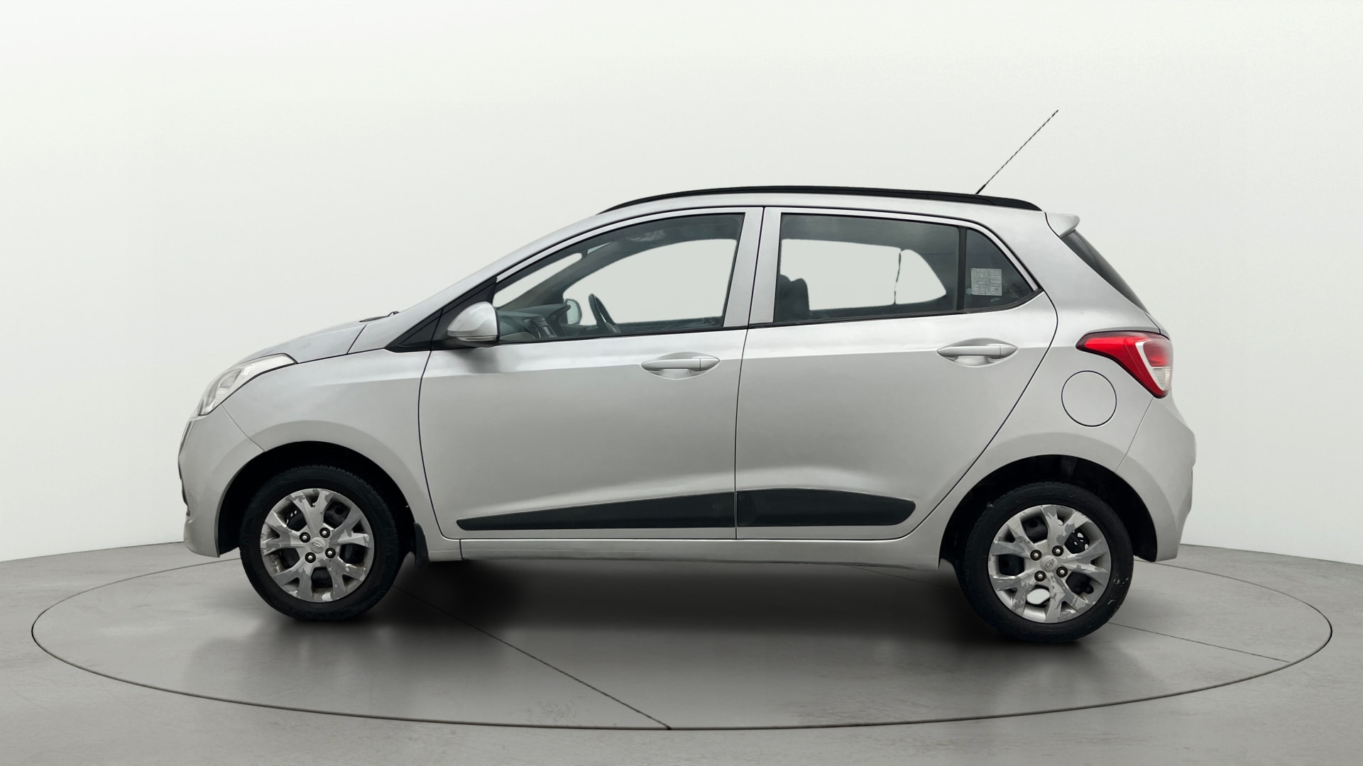 View 2017 Hyundai Grand i10 Sportz 1.2 Kappa Image 5 Used 2017 Hyundai Grand i10 Sportz 1.2 Kappa Image 5
