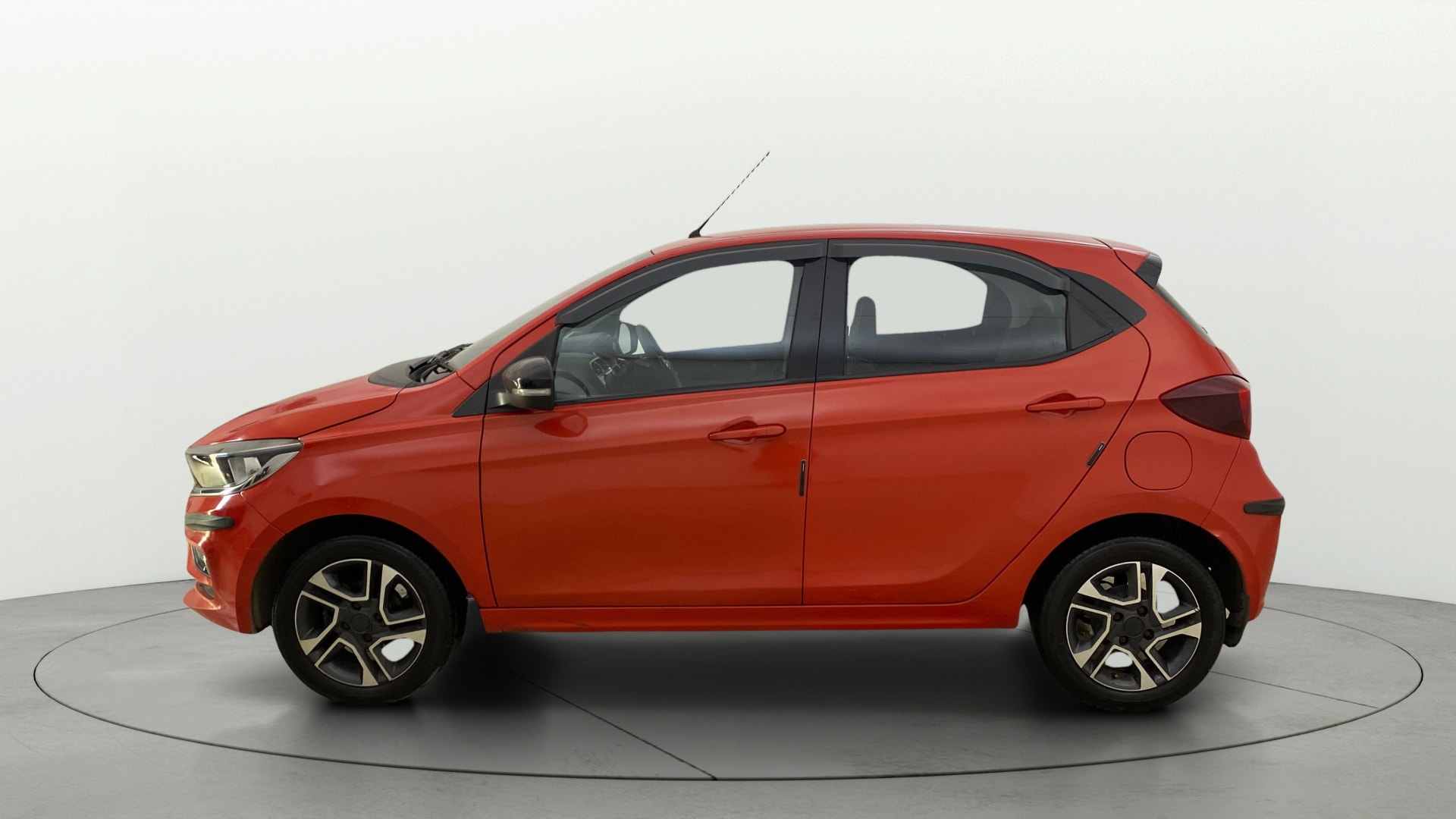 View 2021 Tata Tiago Revotorq XB Image 5 Used 2021 Tata Tiago Revotorq XB Image 5