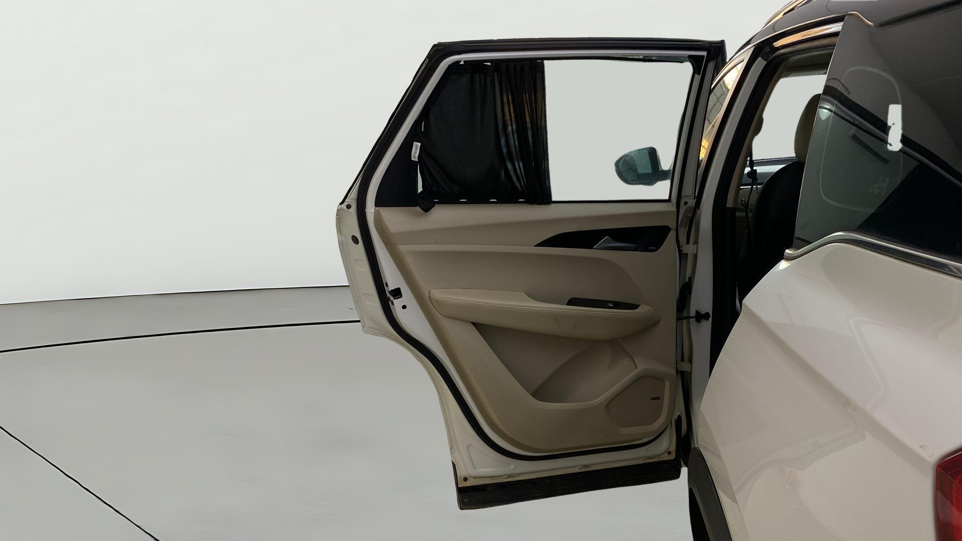 View 2023 MG Hector Sharp Diesel Dual Tone Image 15 Used 2023 MG Hector Sharp Diesel Dual Tone Image 15