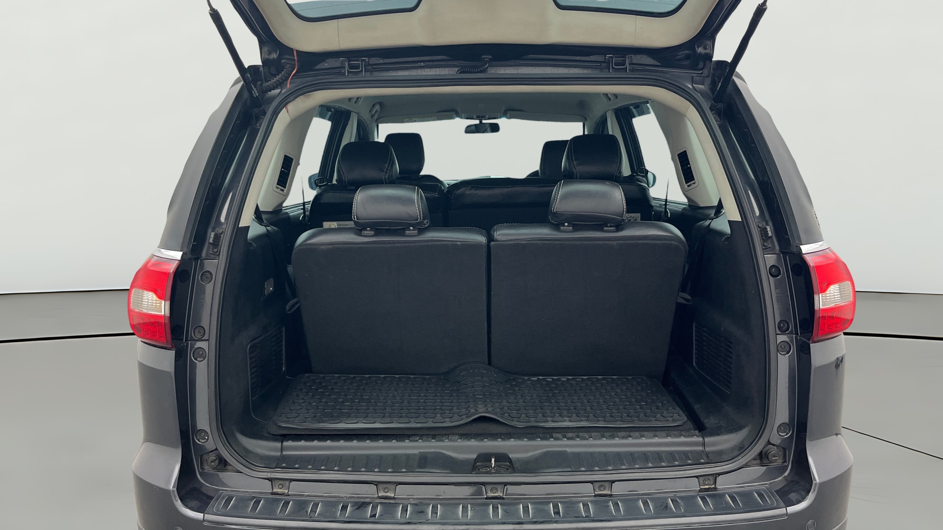 View 2018 Tata Hexa XM 4X2 Image 38 Used 2018 Tata Hexa XM 4X2 Image 38