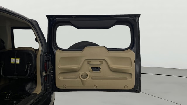 View Mahindra TUV300 Image 16 Used Mahindra TUV300 Image 16