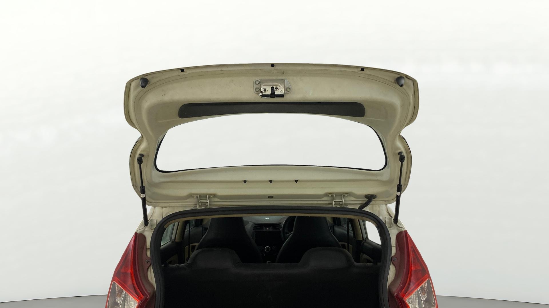 View 2016 Hyundai EON Era Plus Image 16 Used 2016 Hyundai EON Era Plus Image 16