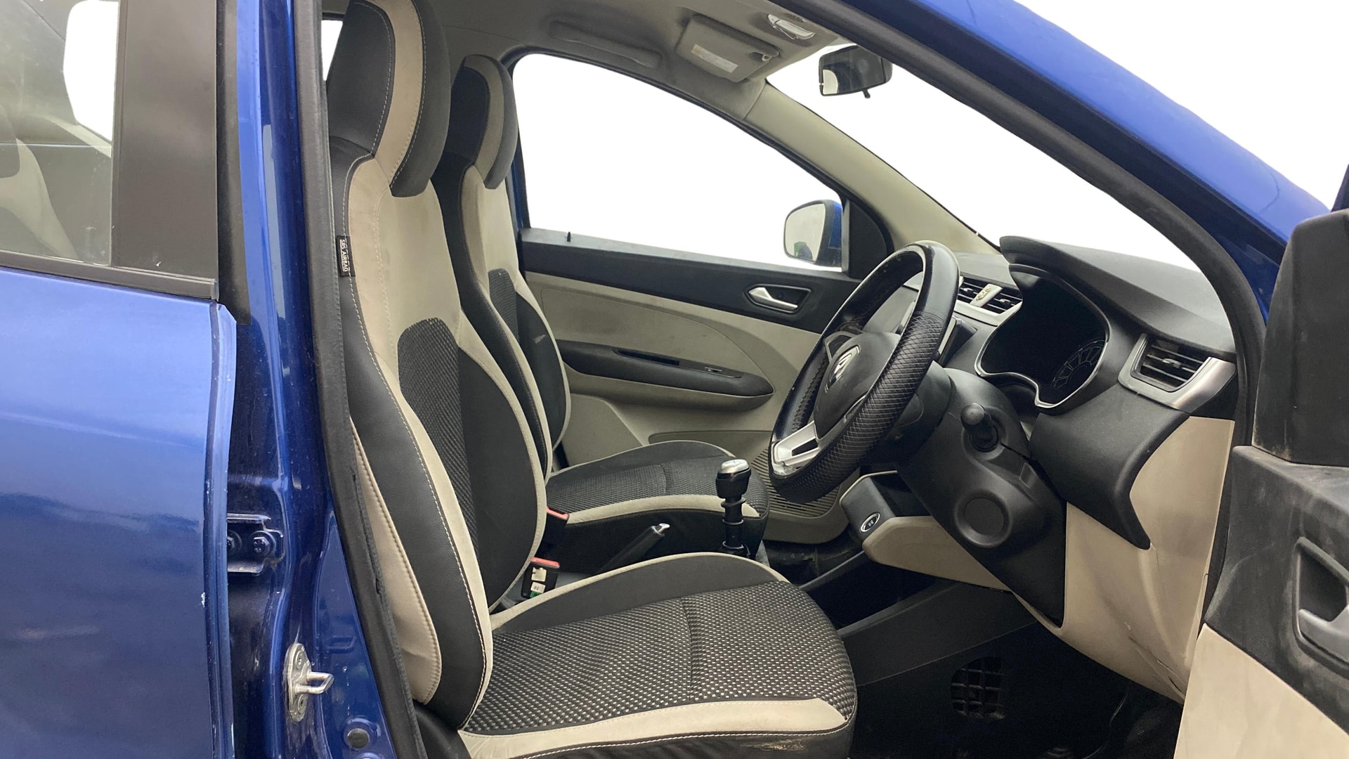 View 2020 Renault Triber RXZ Image 27 Used 2020 Renault Triber RXZ Image 27