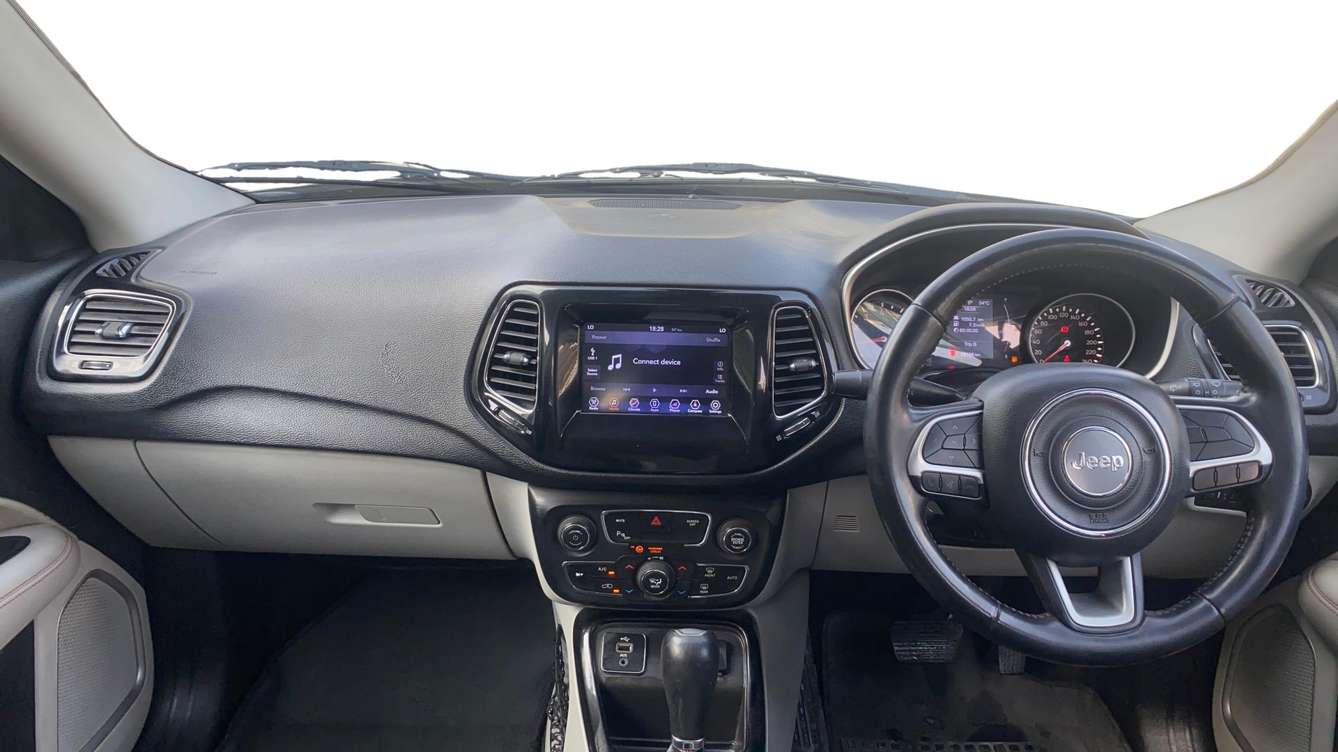 View 2018 Jeep Compass Limited 1.4 Multi AIR Petrol DDCT AT BS IV Image 29 Used 2018 Jeep Compass Limited 1.4 Multi AIR Petrol DDCT AT BS IV Image 29