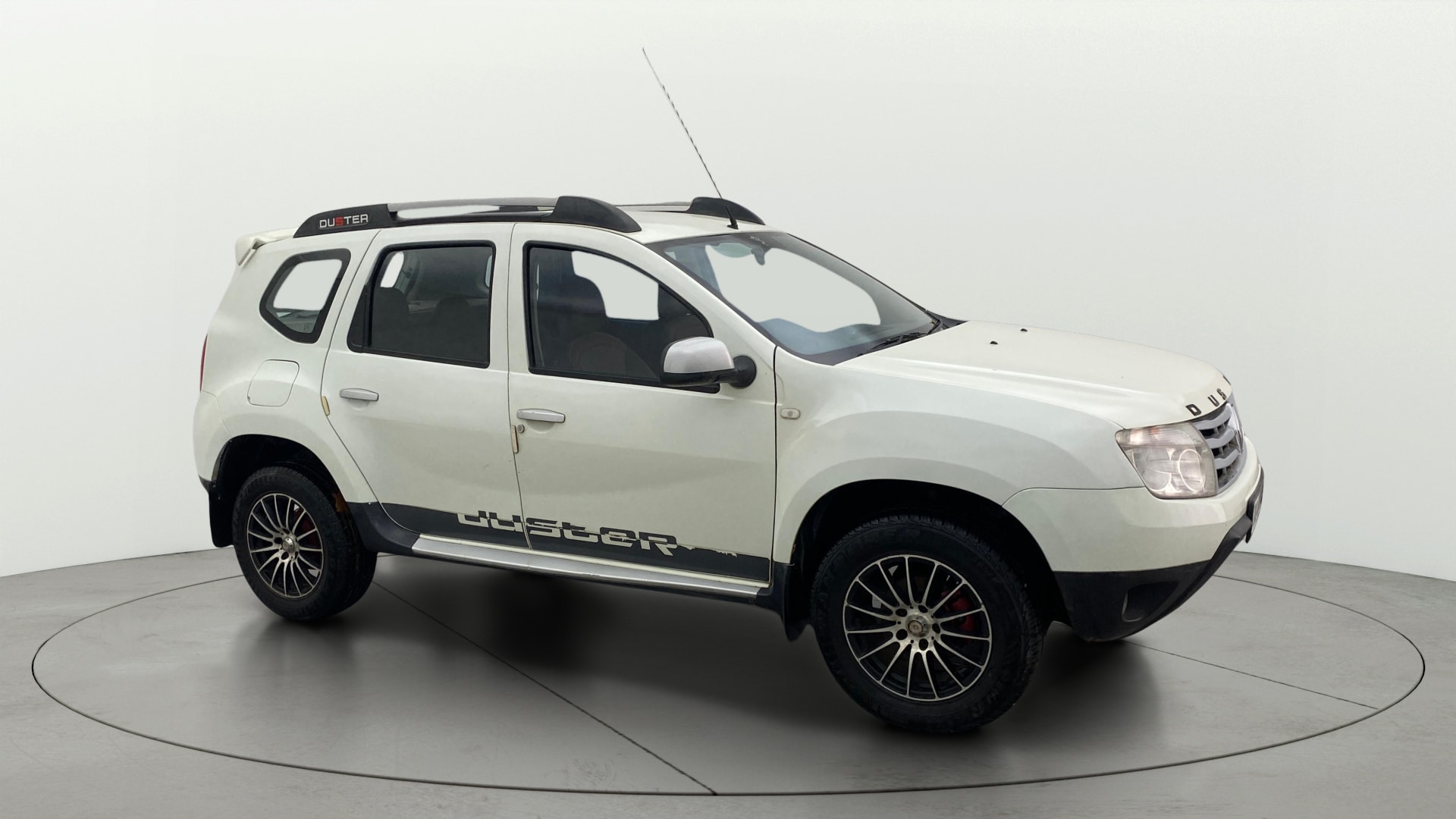 View 2014 Renault Duster Diesel 85PS 4x2 MT Image 13 Used 2014 Renault Duster Diesel 85PS 4x2 MT Image 13