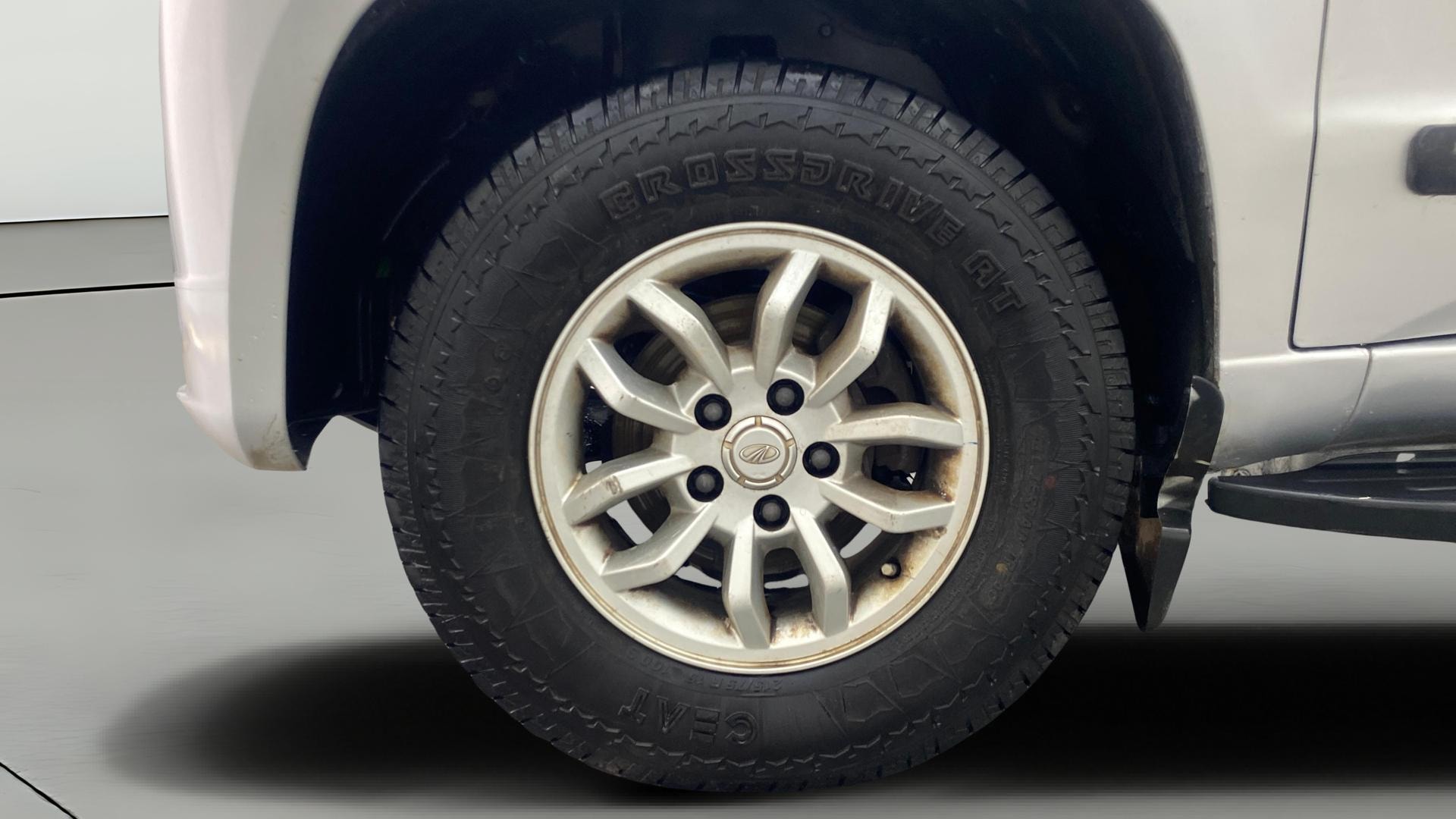 View 2017 Mahindra TUV300 T8 AMT Image 27 Used 2017 Mahindra TUV300 T8 AMT Image 27