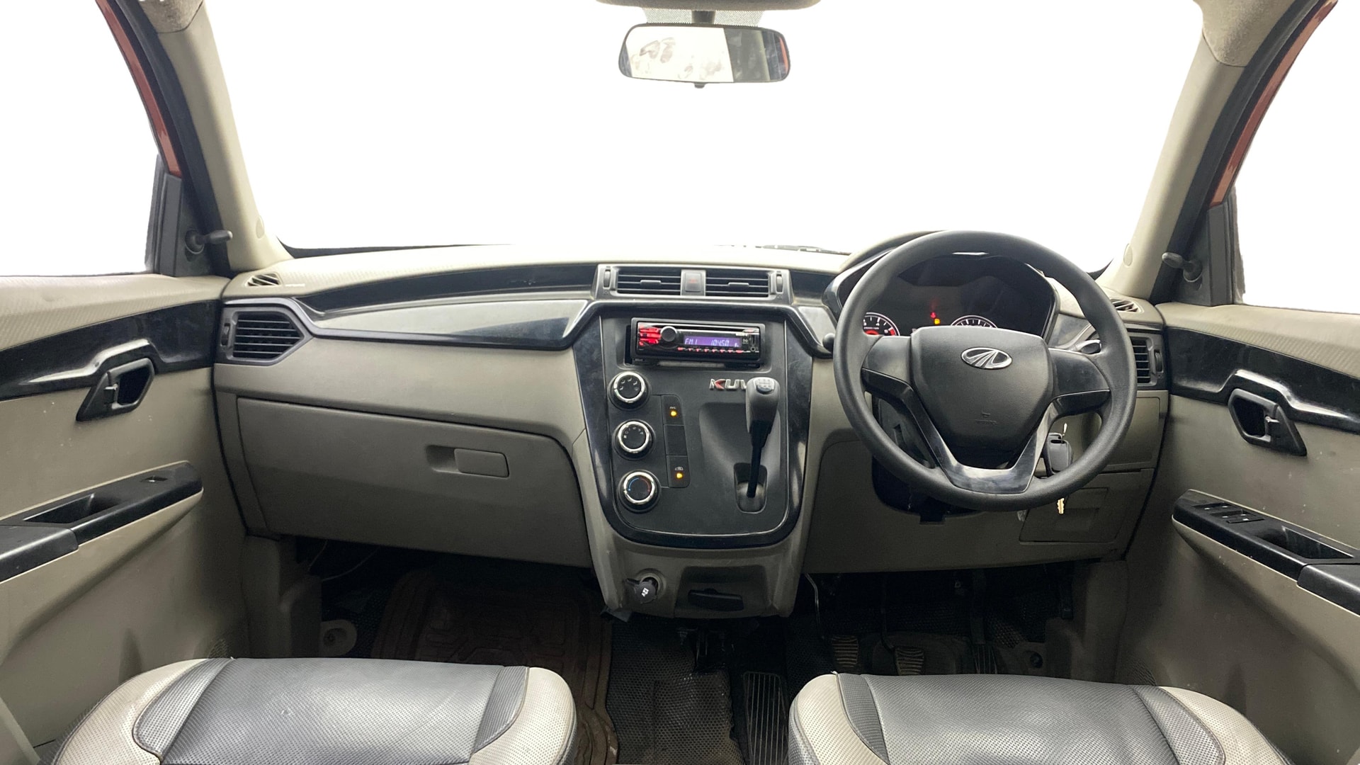 View 2016 Mahindra KUV100 K4 Plus Diesel 6 Seater BS IV Image 15 Used 2016 Mahindra KUV100 K4 Plus Diesel 6 Seater BS IV Image 15