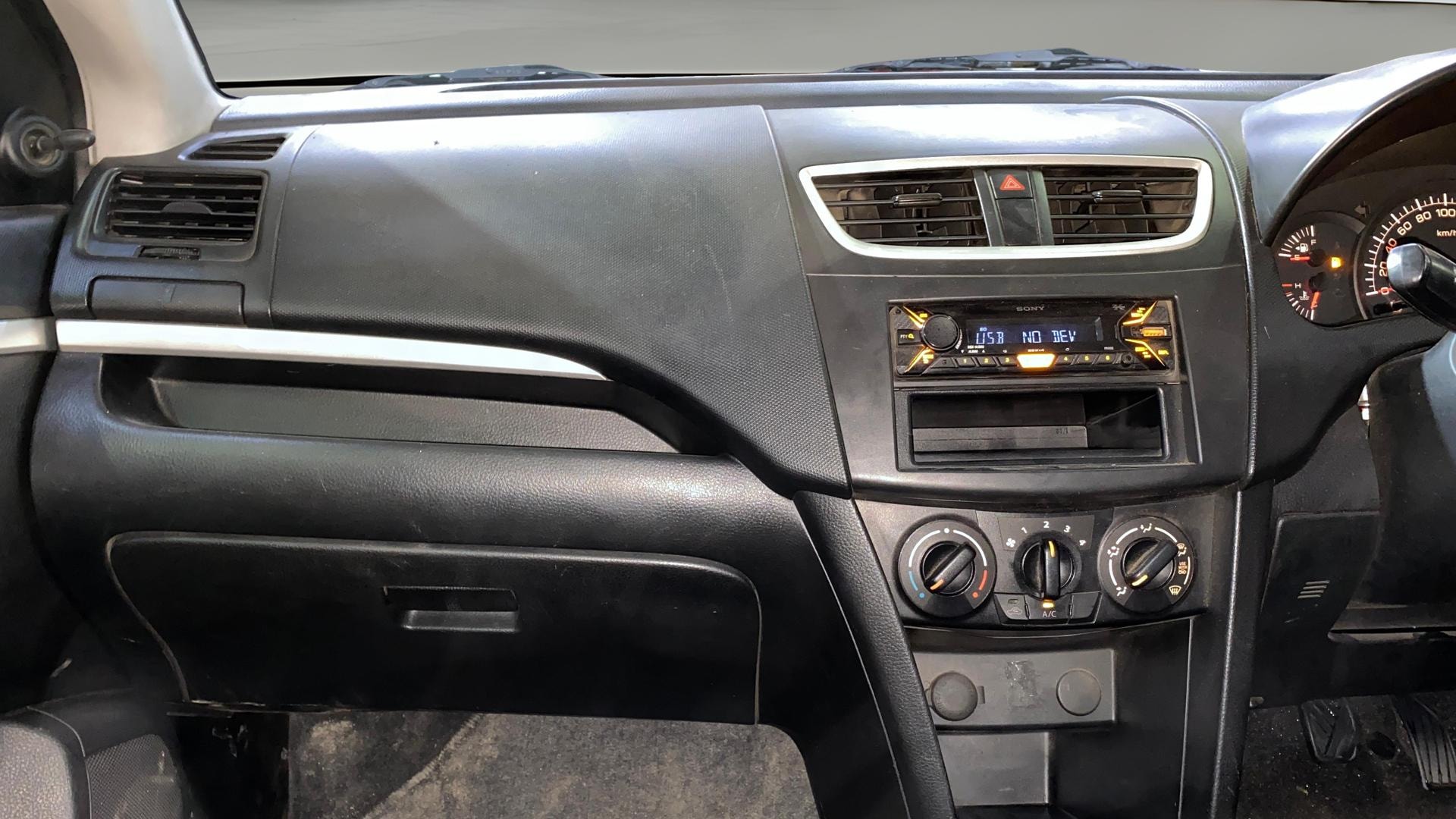 View 2016 Maruti Suzuki 1000 Base Variant Image 34 Used 2016 Maruti Suzuki 1000 Base Variant Image 34